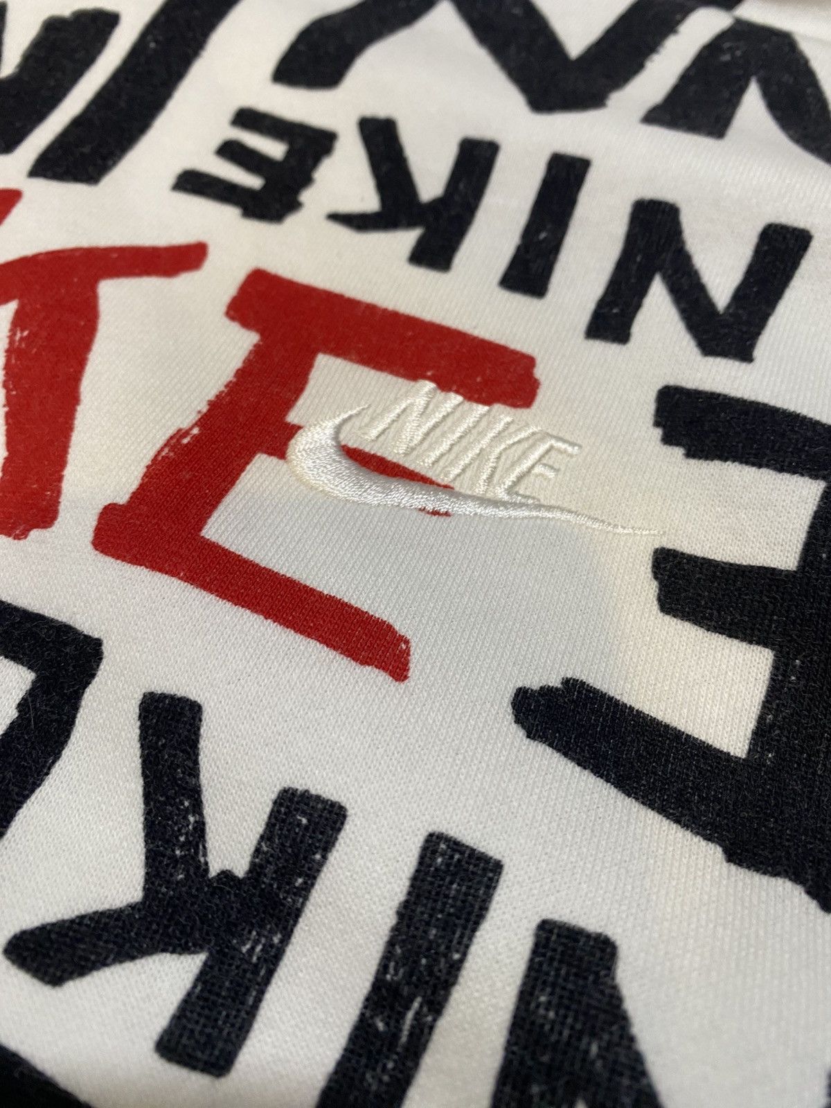 Nike Nike AOP Graffiti Hoodie White Red Black Size Large Size US L / EU 52-54 / 3 - 4 Thumbnail
