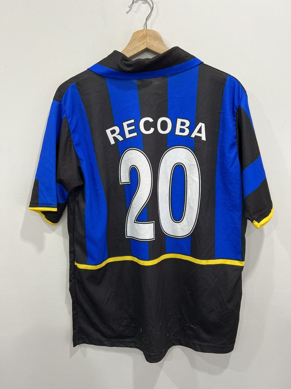 Japanese Brand Vintage Inter Milan Recoba Soccer jersey pirelli Size US L / EU 52-54 / 3 - 2 Thumbnail