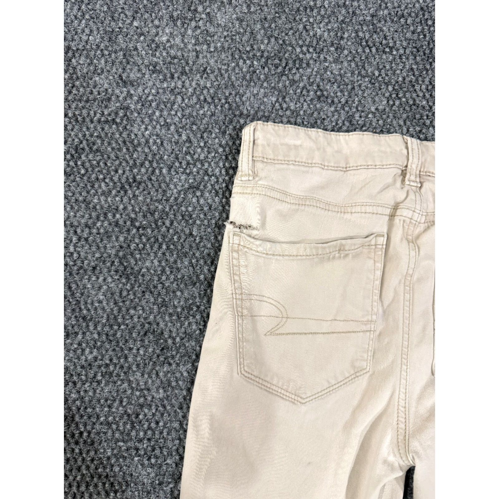 American Eagle Outfitters VINTAGE? No. American Eagle Outfitters Jegging Jeans Women 2 Beige Tan Cotton Denim Stretch Pockets 5-Pocket Distressed High Rise Inseam 28 in Size 26" / US 2 / IT 38 - 7 Thumbnail
