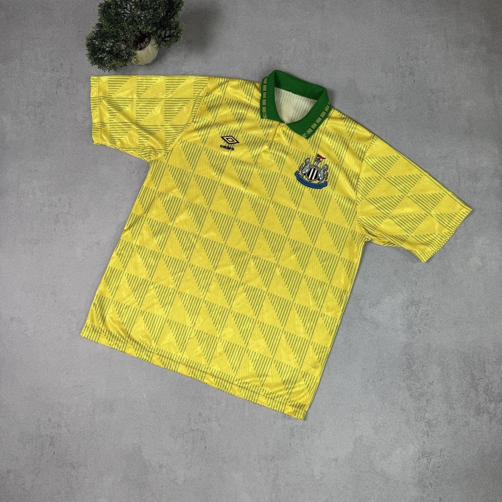 Umbro Vintage NewCastle United 1990 1991 Soccer Jersey Umbro Size US L / EU 52-54 / 3 - 1 Thumbnail