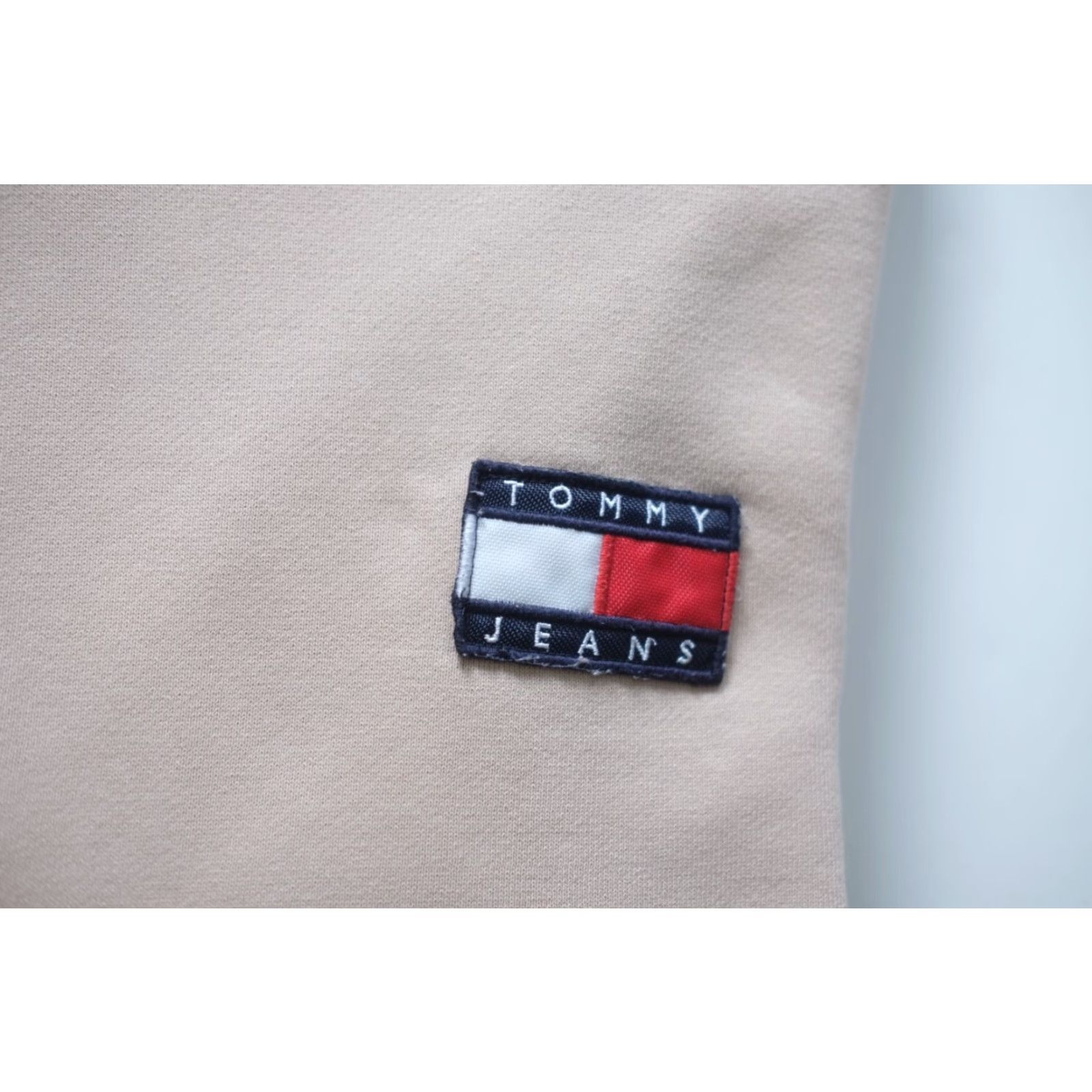 Tommy Hilfiger VINTAGE Tommy Hilfiger Tommy Jeans Hoodie Sweatshirt Beige XS Mens 90s Patch Pulloverhoodie Size US XS / EU 42 / 0 - 4 Thumbnail