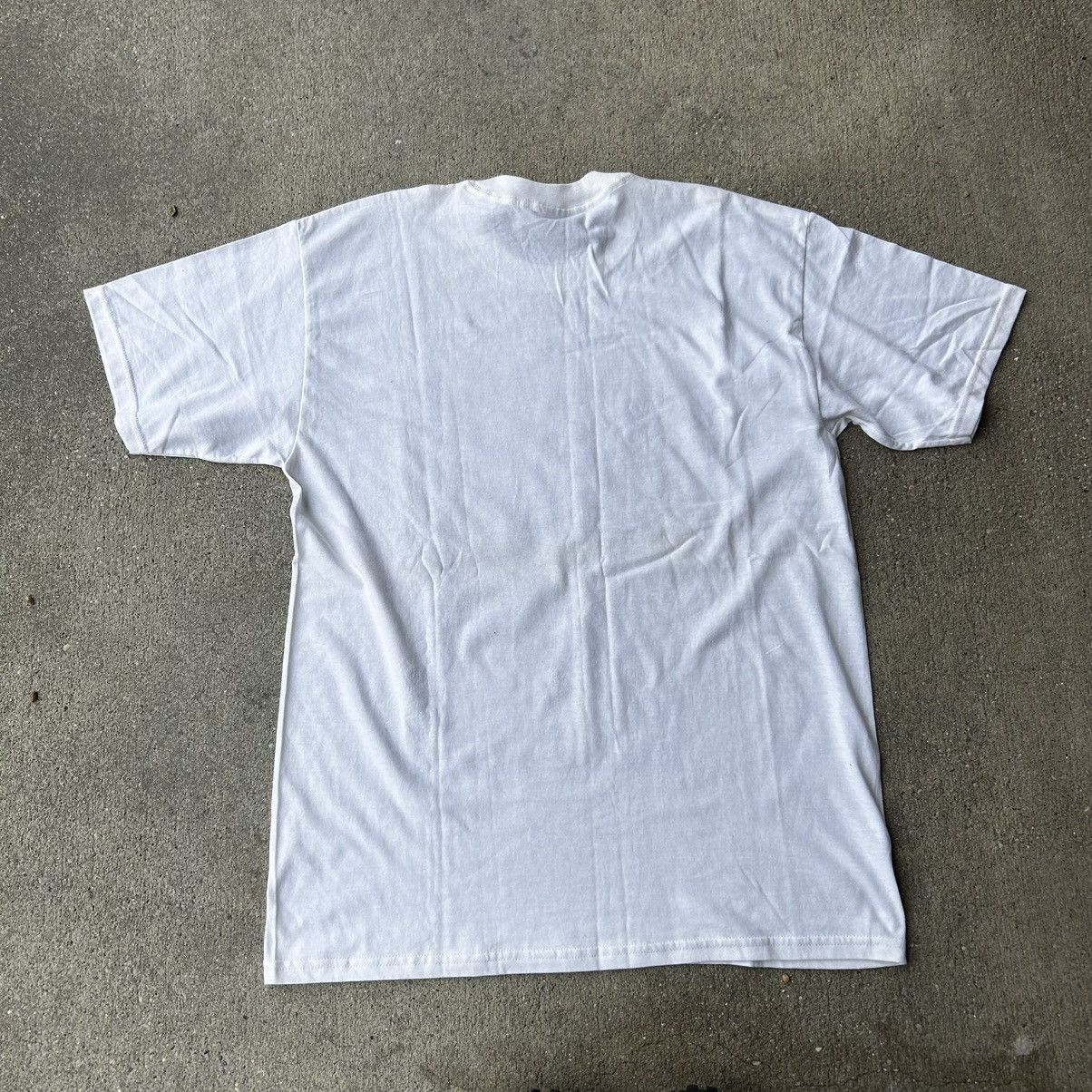 Gildan × Vintage vintage 2000s Creature from the Black Lagoon graphic t shirt Size US L / EU 52-54 / 3 - 6 Thumbnail