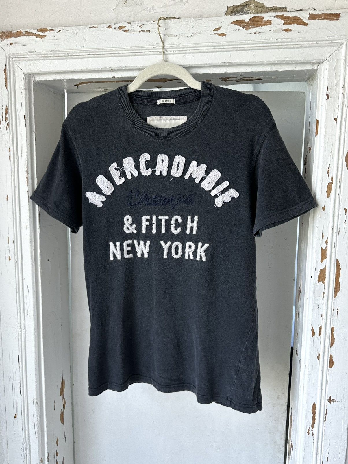 Vintage Vintage Abercombie & Fitch Black T-shirt Size US M / EU 48-50 / 2 - 1 Thumbnail