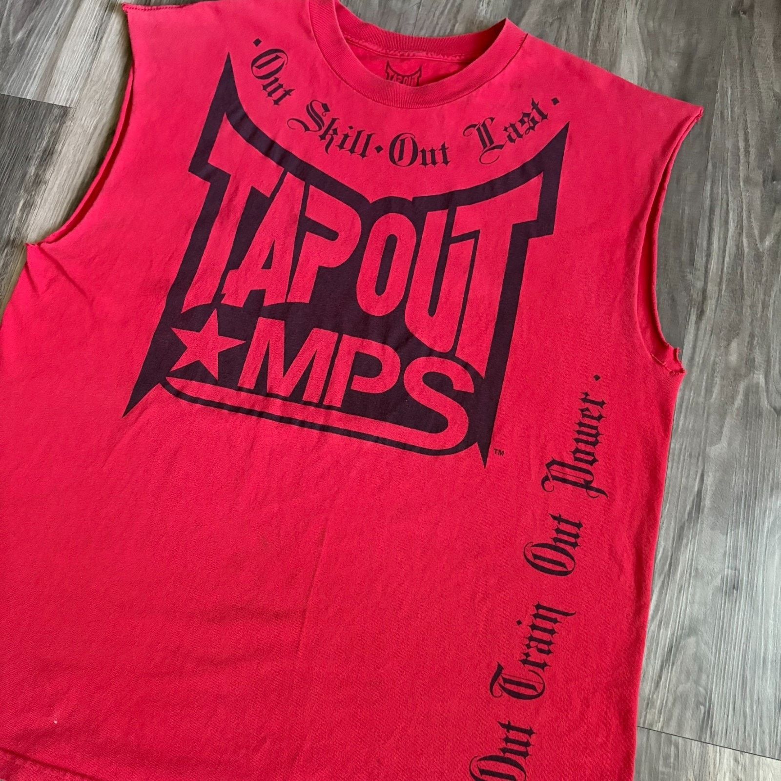 Tapout × Vintage Vintage Y2K Tapout T-Shirt Sz XL Chopped Sleeveless Red MMA Size US XL / EU 56 / 4 - 2 Thumbnail