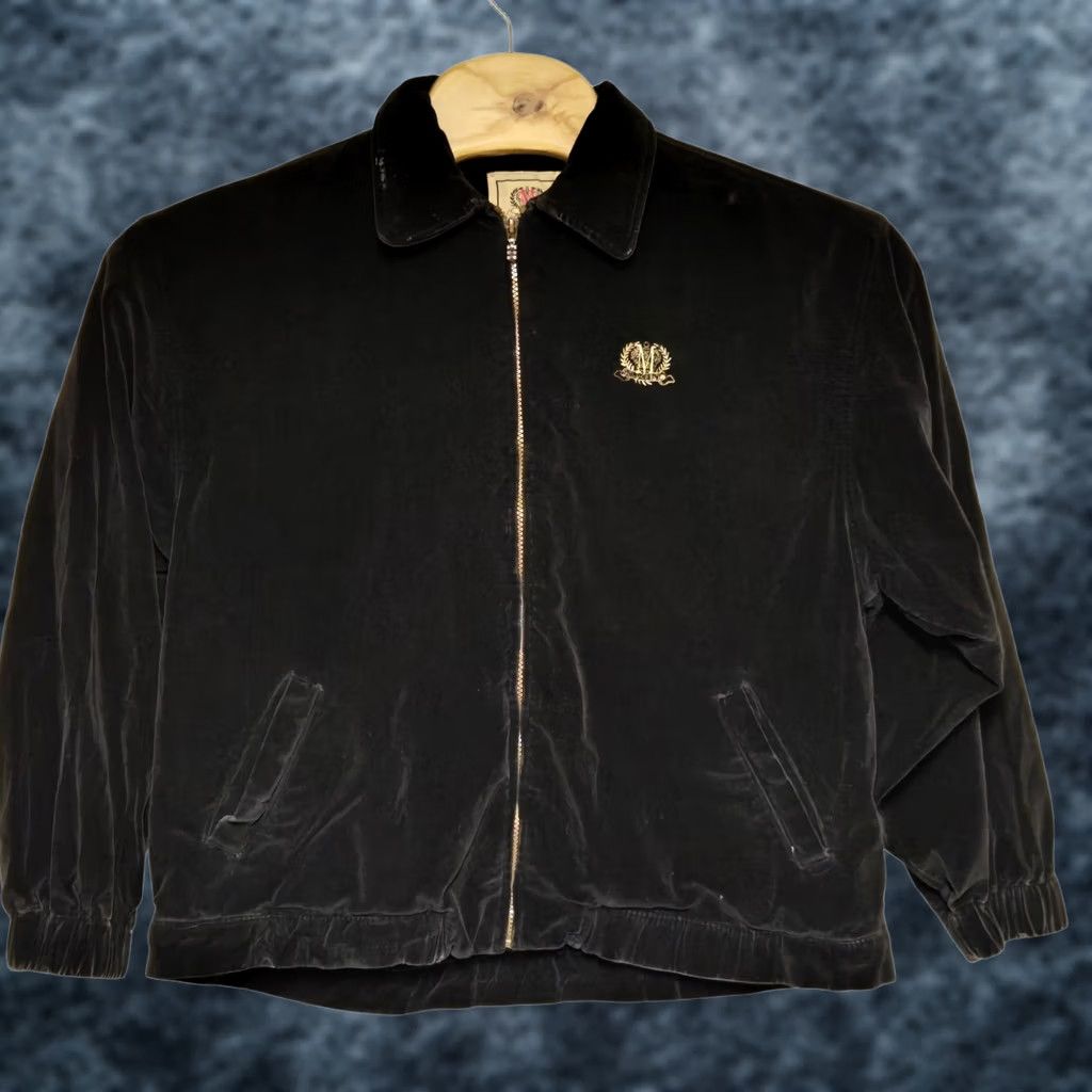 Bugle Boy VINTAGE Bugle Boy Crest Bomber Style Jacket Mens Medium Black Velour Rare Size US M / EU 48-50 / 2 - 1 Thumbnail