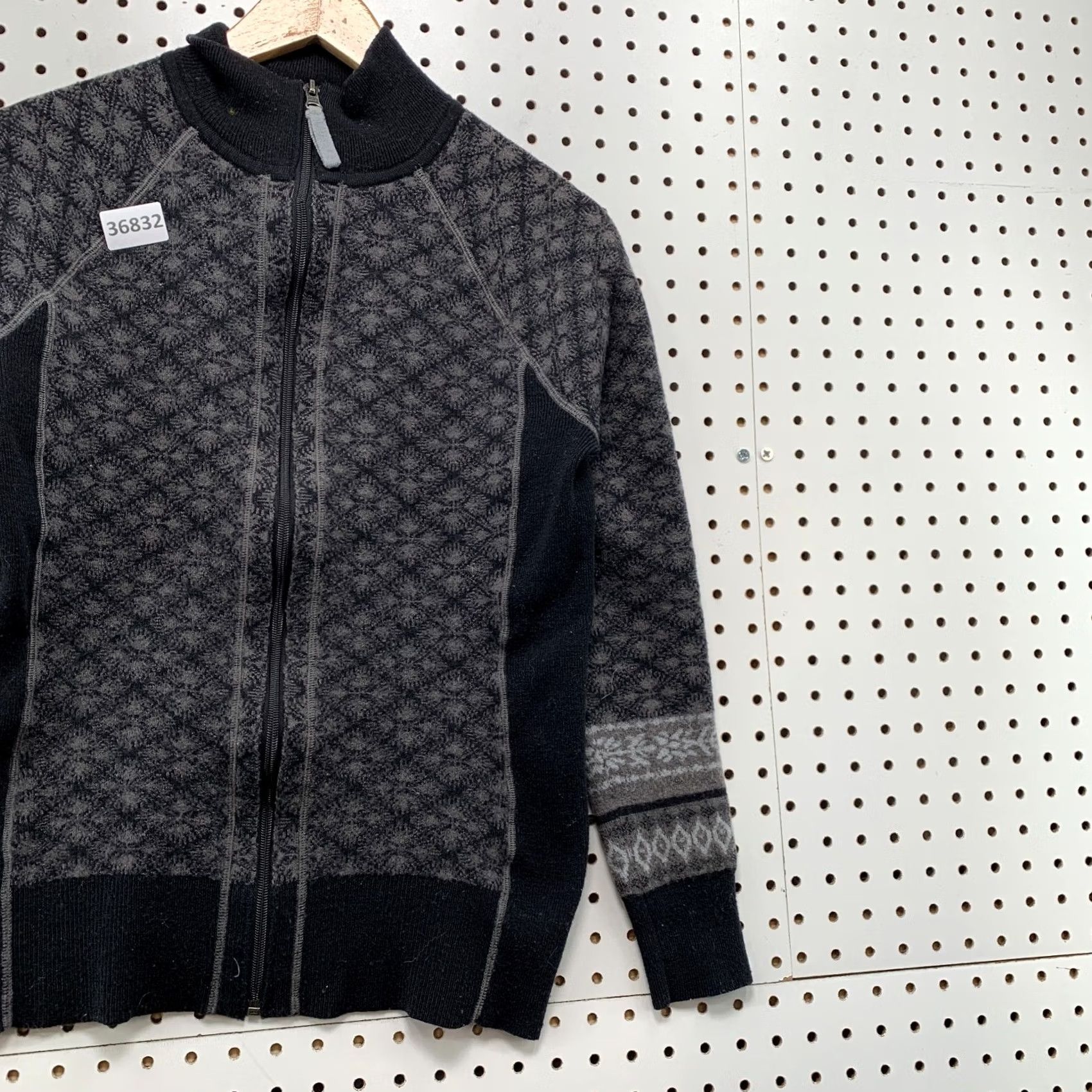 Athleta Athleta Wool Blend Sweater Womens Large Fits Like Medium Black Gray 17x24 Size L / US 10 / IT 46 - 4 Thumbnail