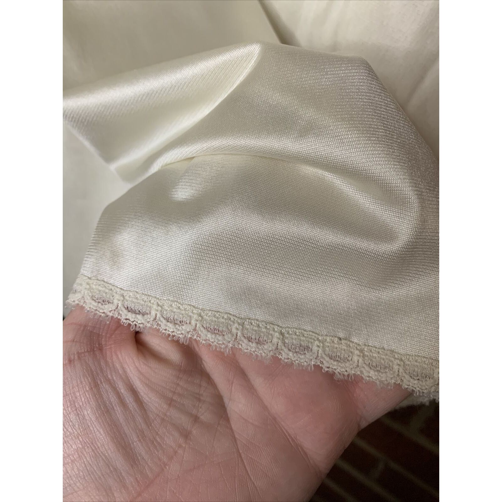 Vintage Vintage Vanity Fair Half Slip USA Ivory 28” Small Size ONE SIZE - 3 Thumbnail