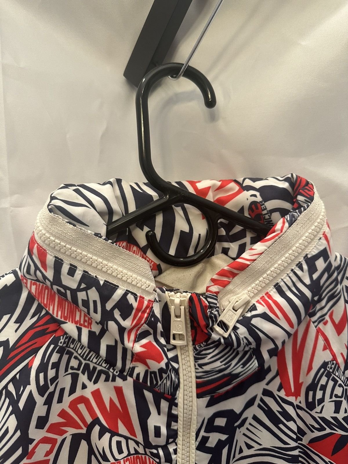 Moncler Moncler Ornain Printed Windbreaker Jacket size 3 US Large L Size US L / EU 52-54 / 3 - 2 Thumbnail