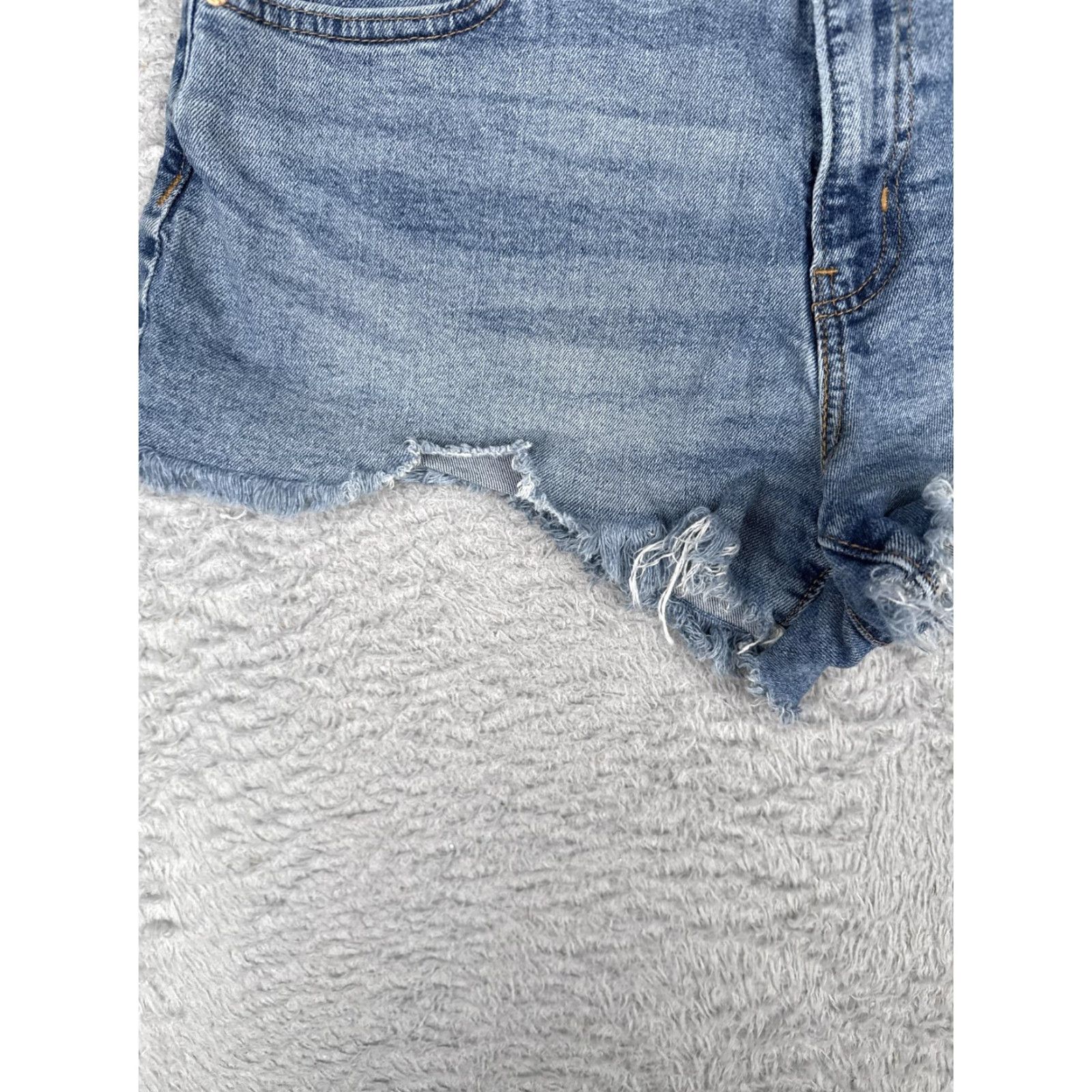 Levi's Levi's Denim Shorts Womens 10 W30 L3 High Rise Frayed Hem Blue Size 32" / US 10 / IT 46 - 3 Thumbnail