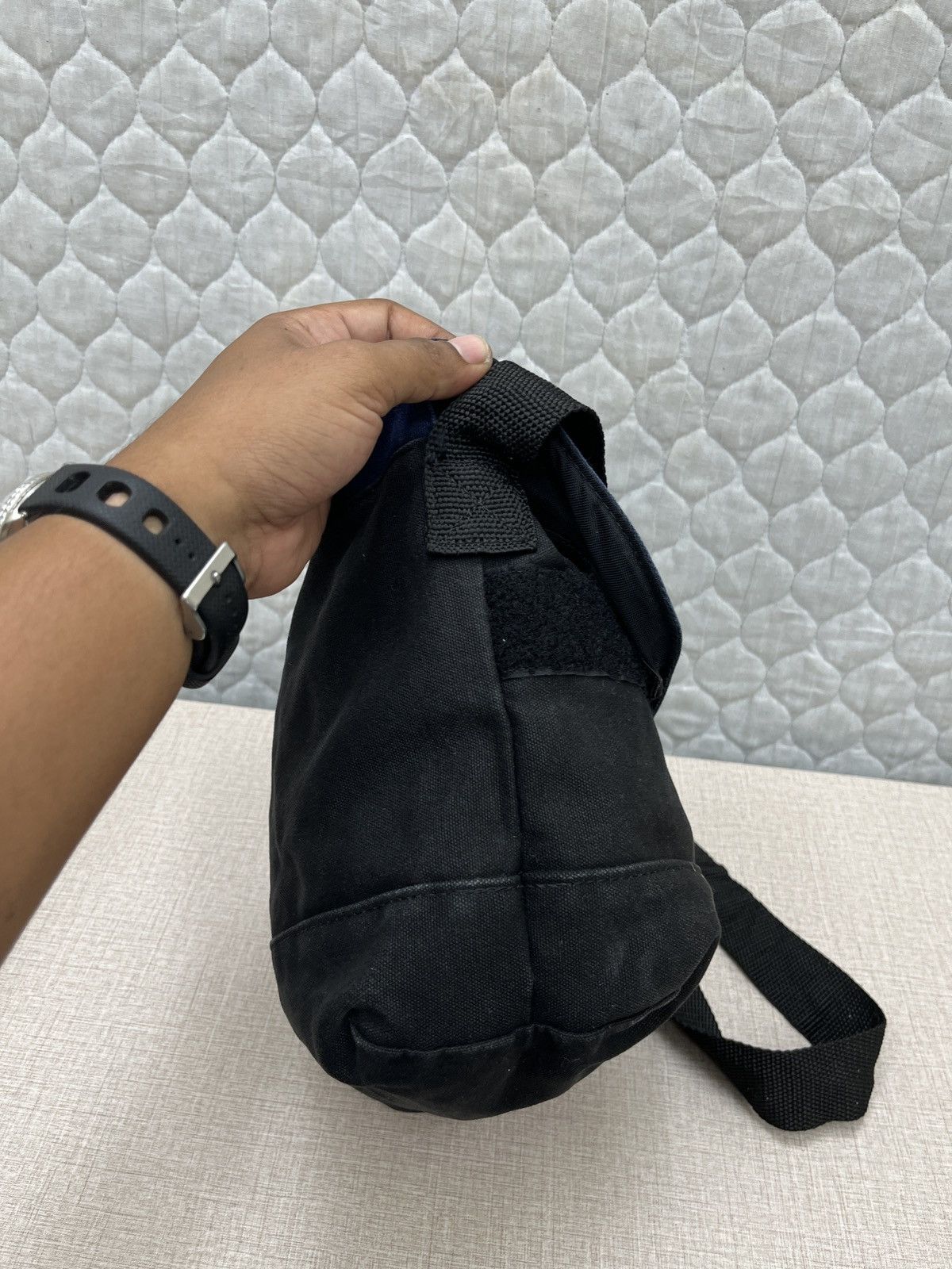 BEAMS GOTHAM CITY SLING BAG