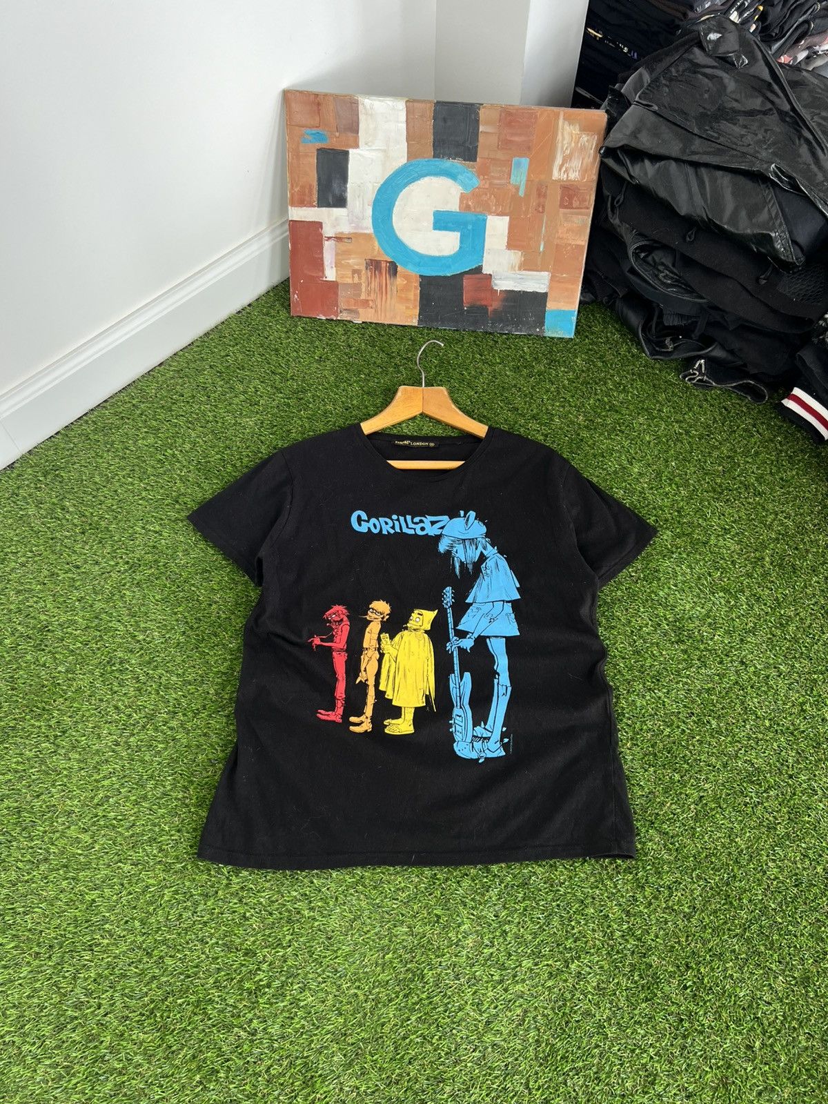 Band Tees Vintage Gorillaz 2016 licensed tshirt big logo centre L Size US L / EU 52-54 / 3 - 1 Thumbnail