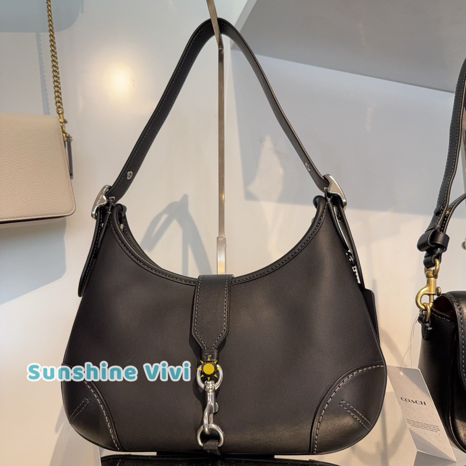 Coach NWT Coach Hamptons Hobo Bag Shoulder Bag Leather CW642 Size ONE SIZE - 1 Thumbnail