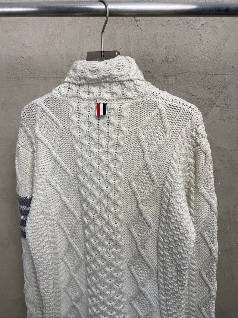 Thom Browne Thom browne Beige four-striped turtleneck sweater 2504-Next Size US L / EU 52-54 / 3 - 4 Thumbnail