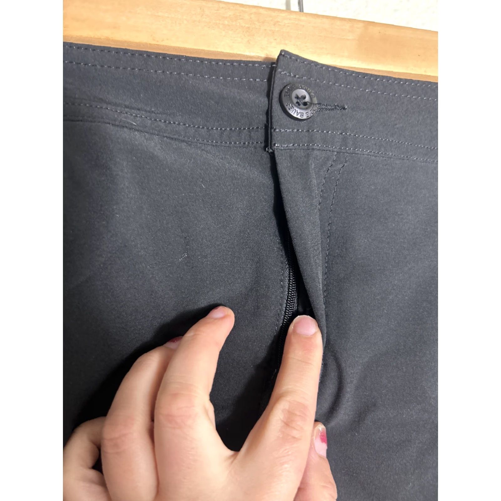 Eddie Bauer Womens Eddie Bauer Skirt Casual Skort 12 Black Polyester/Spandex Knee-Length 34X18 Pockets Stretch Logo Vintage No Mens Womens Size 34" / US 12 / IT 48 - 4 Thumbnail