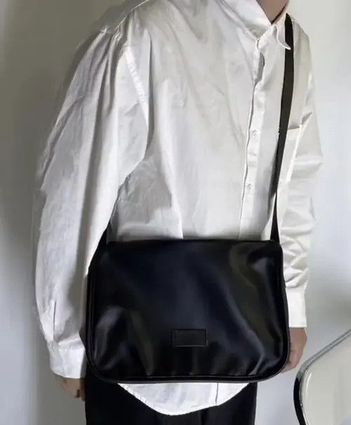 Individualized Shirts Fashion y2k faux leather shoulder bag messenger bag Size ONE SIZE - 1 Thumbnail