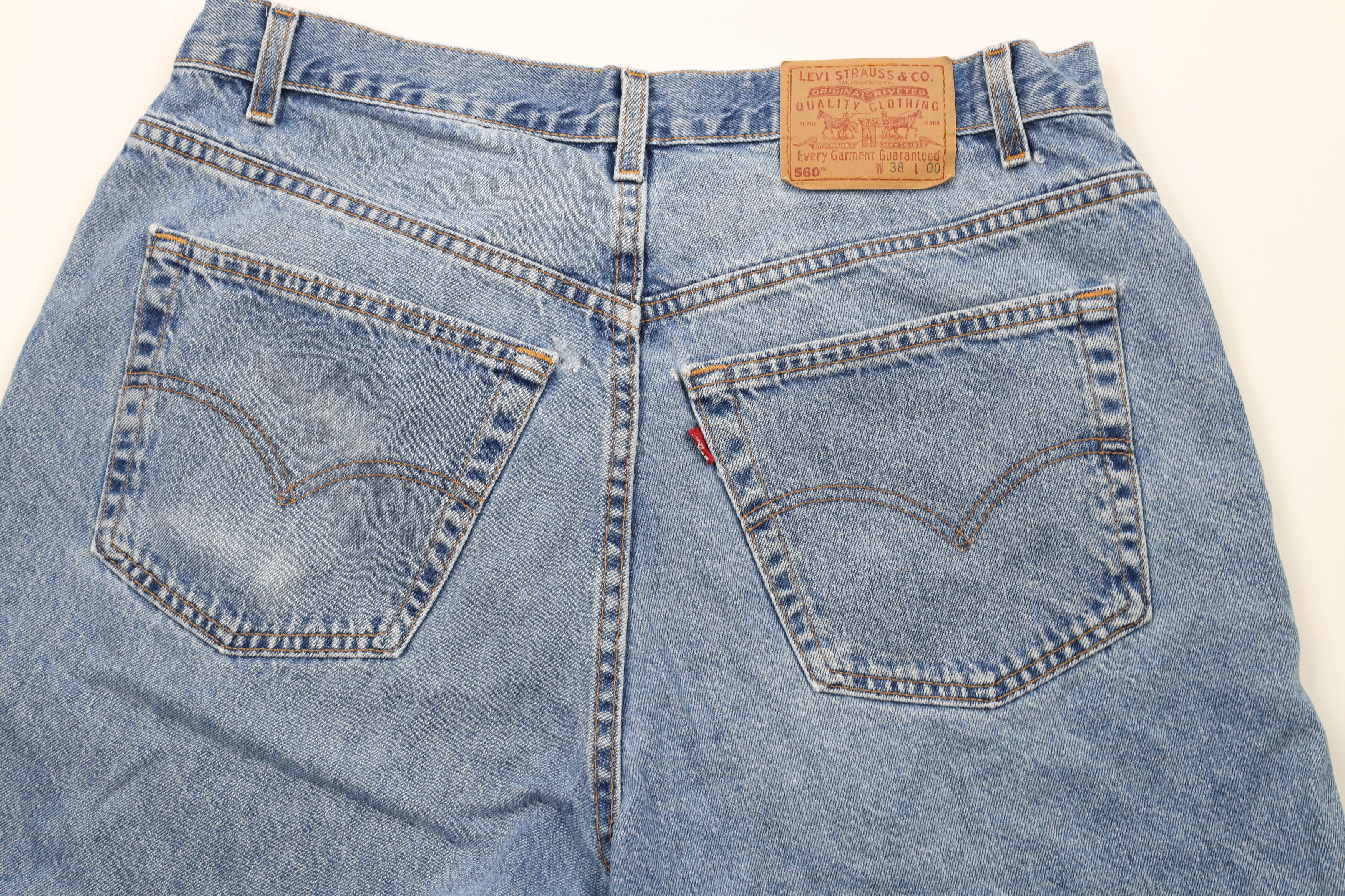 Levi's × Vintage Vintage 90s Levis 560 Loose Fit Denim Jean Shorts Jorts USA Size US 38 / EU 54 - 10 Thumbnail