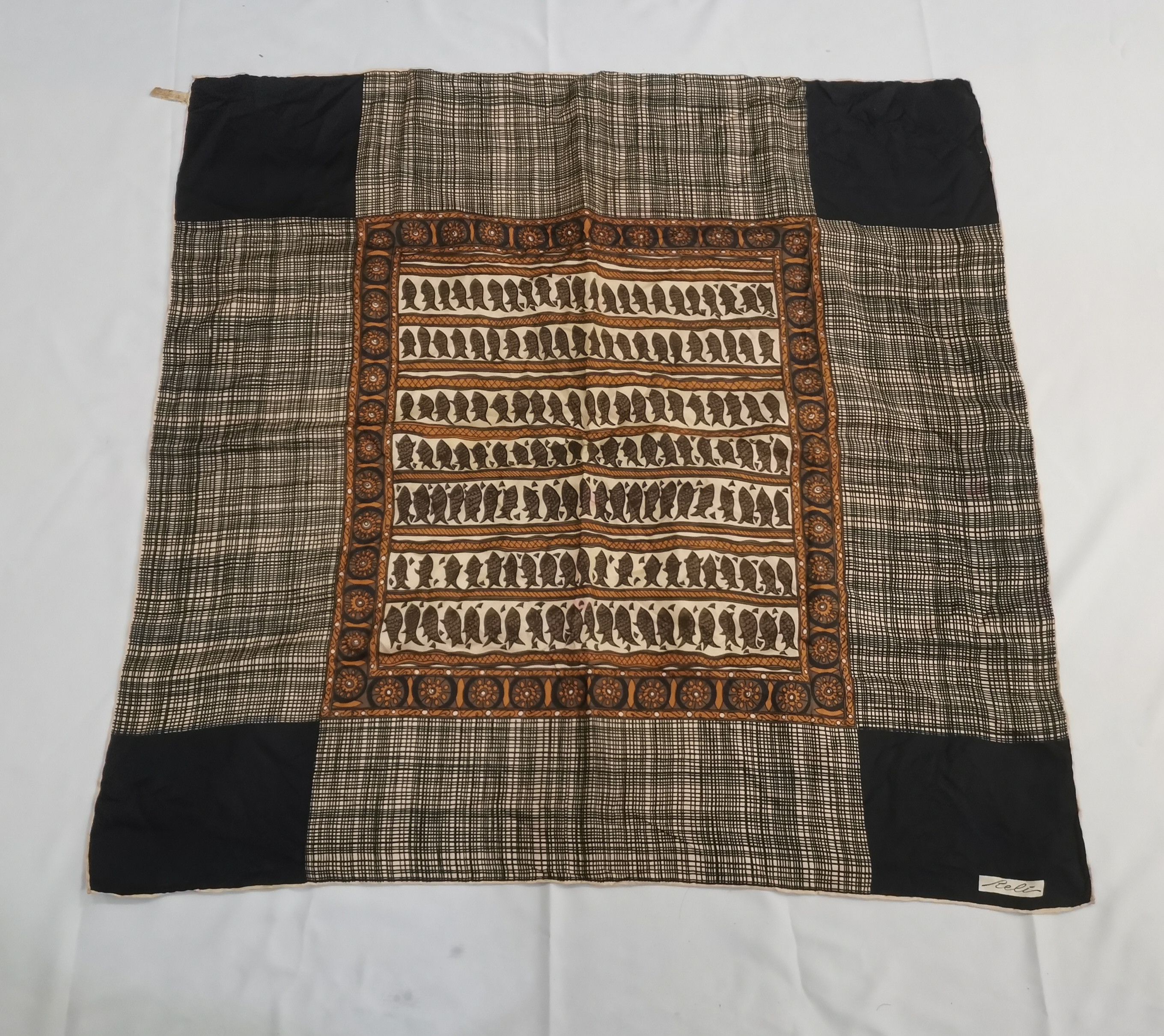 Vintage Rare vintage Italian designer scarves nice design Size ONE SIZE - 1 Thumbnail