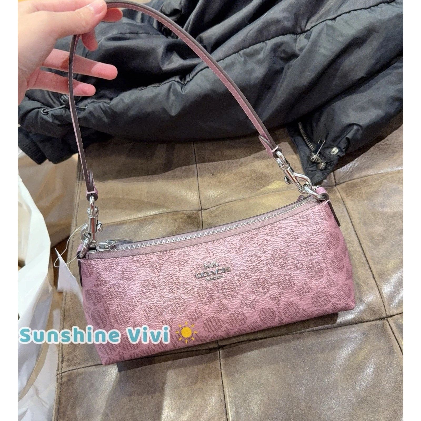 Coach NWT Coach Charlotte Shoulder Bag Canvas CCL40 Pink /rose Size ONE SIZE - 1 Thumbnail