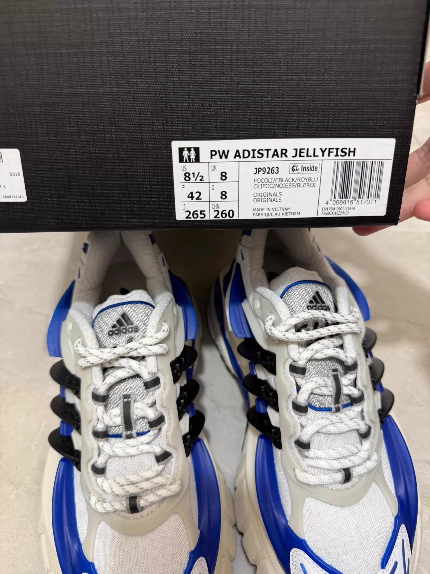 Adidas adidas x Pharrell Adistar Jellyfish white blue unisex dad Size US 9 / EU 42 - 2 Thumbnail