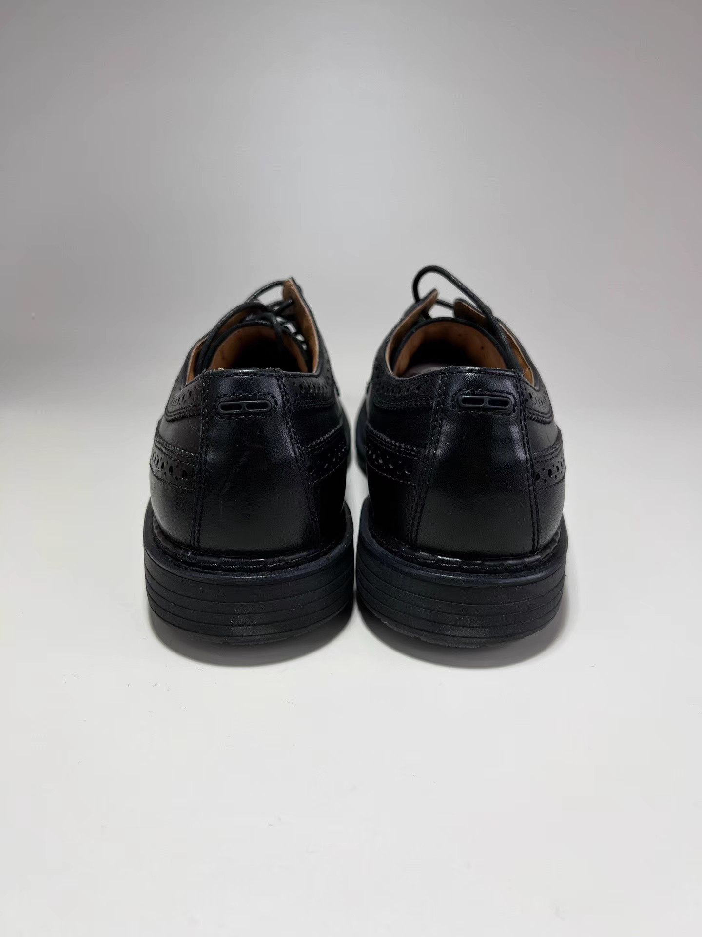 Clarks CLARKS Black Brogue Leather Shoes Size US 9 / EU 42 - 4 Thumbnail