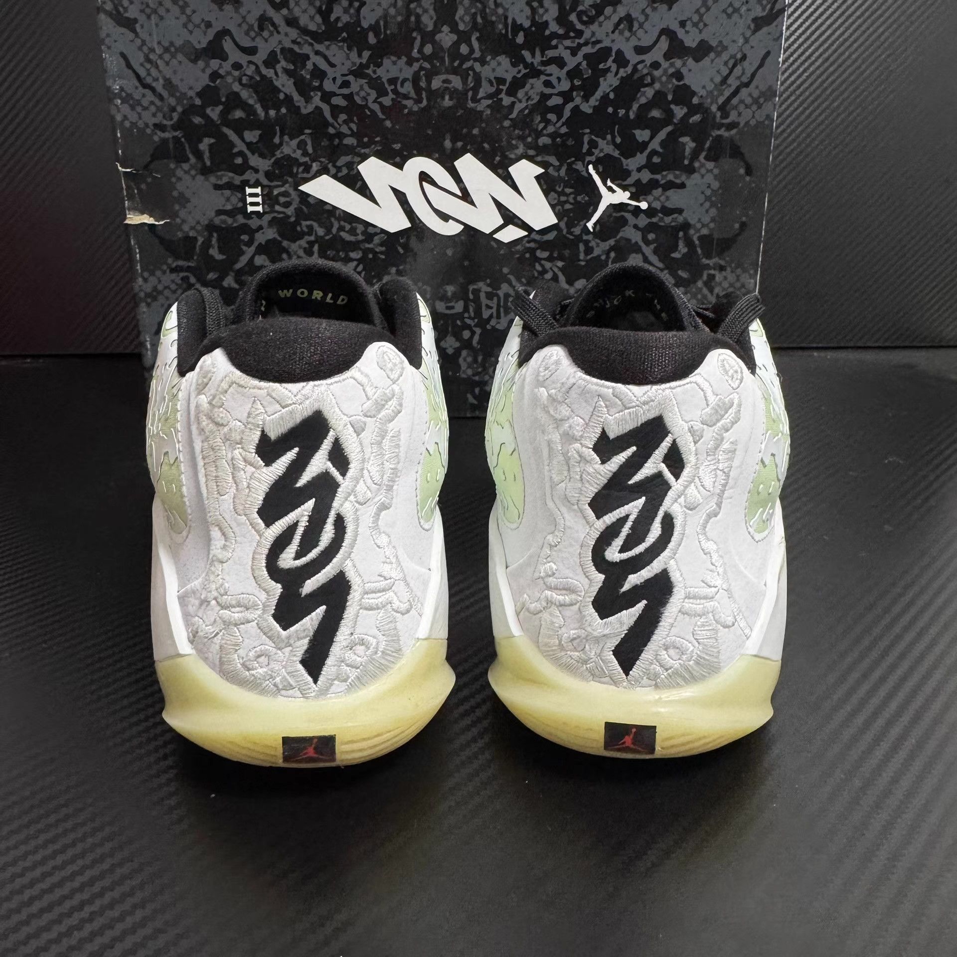 Nike Jordan Zion 3 Q11 Size US 11 / EU 44 - 3 Thumbnail