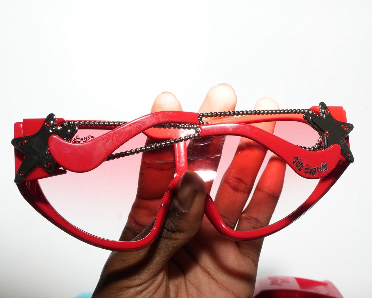 Le Specs Le Specs X Ian Charms Nepo Baby Shield Sunglasses in Red Size ONE SIZE - 10 Thumbnail
