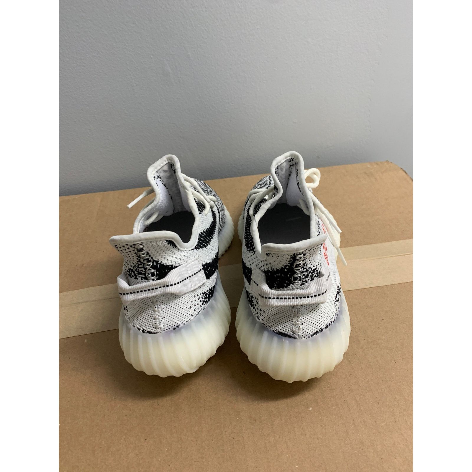 Adidas Adidas Yeezy 350 V2 Zebra 11.5 Brand New No Box Size US 11.5 / EU 44-45 - 4 Thumbnail