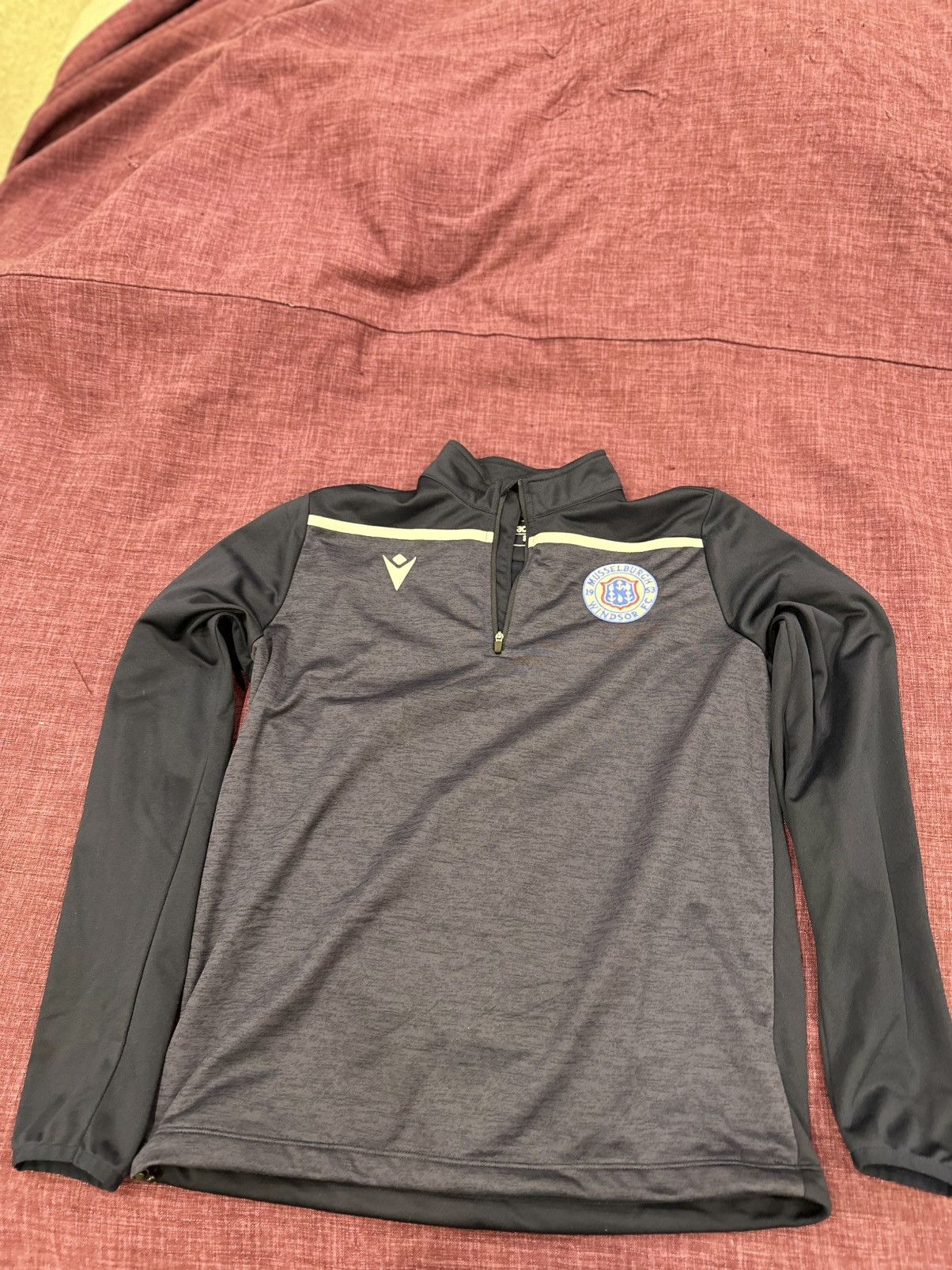 Designer × Macron Windsor FC Macron Training 1/4 Zip Size US S / EU 44-46 / 1 - 15 Thumbnail
