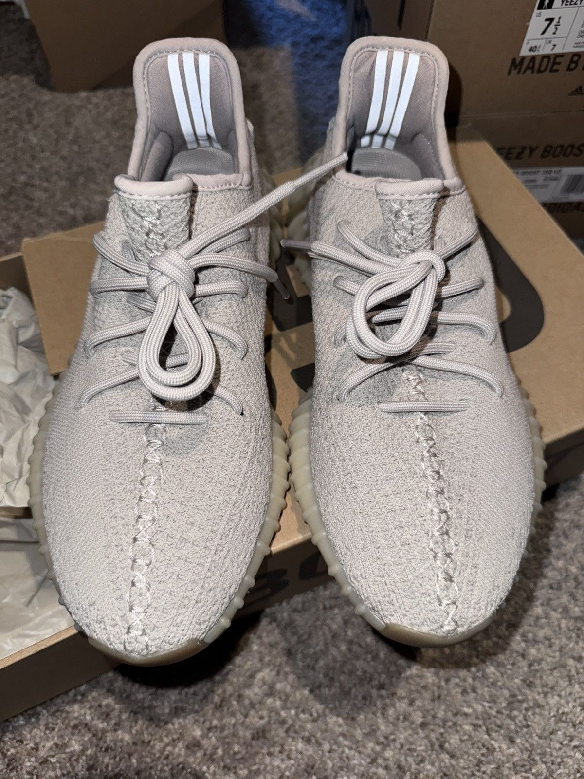Yeezy Yeezy Boost 350 V2 Size US 8 / EU 41 - 3 Thumbnail