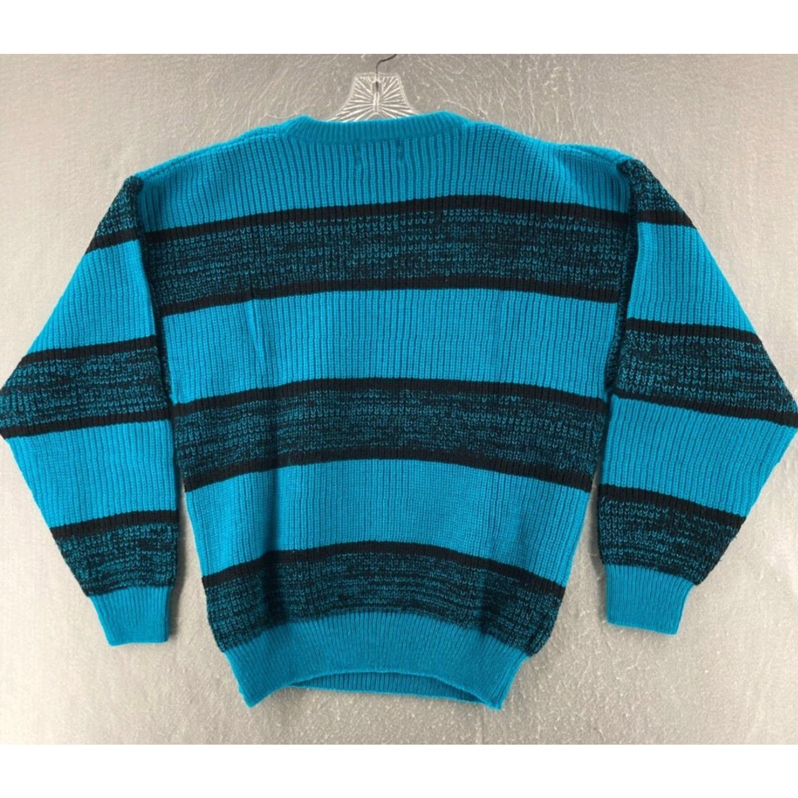 High Sierra VINTAGE High Sierra Sweater Mens Pullover Knit Crew Neck Blue Striped L Adult Large Vintage 90s Outdoor Dad Theme Mens Size US L / EU 52-54 / 3 - 7 Thumbnail