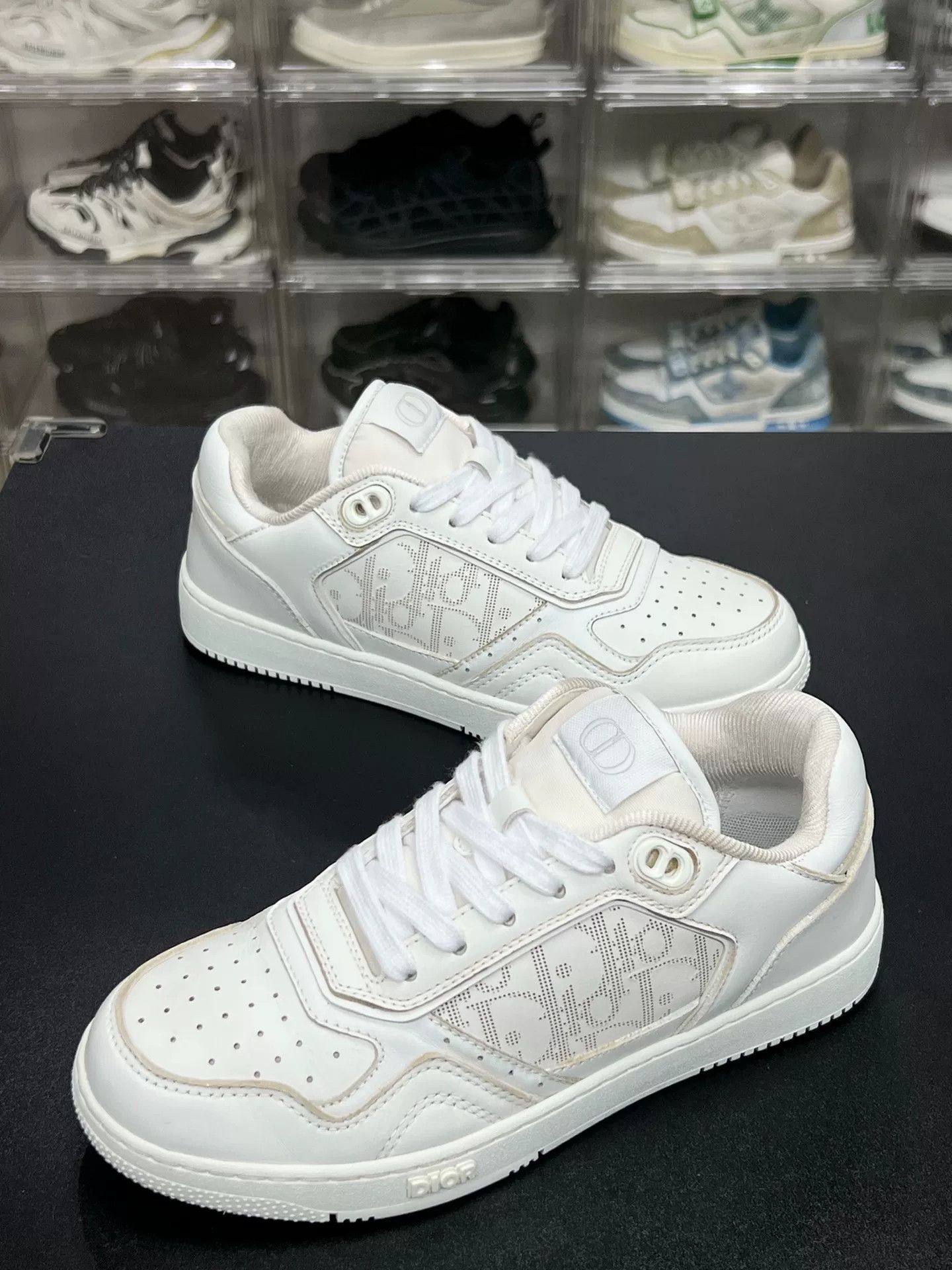 Dior Dior White Lowtop Sneakers us_6 Women Size US 6 / IT 36 - 1 Thumbnail