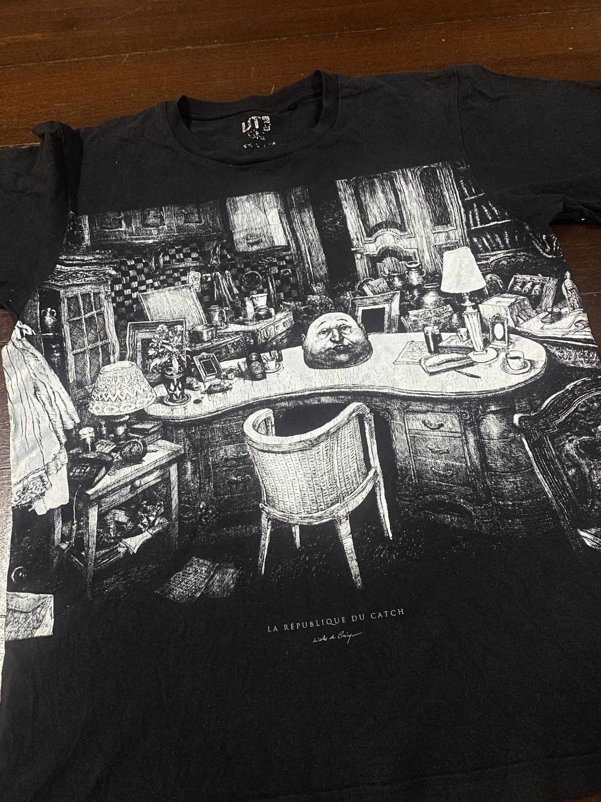 Japanese Brand Rare uniqlo la republique du catch artwork Nicolas de Crecy Size US M / EU 48-50 / 2 - 5 Thumbnail