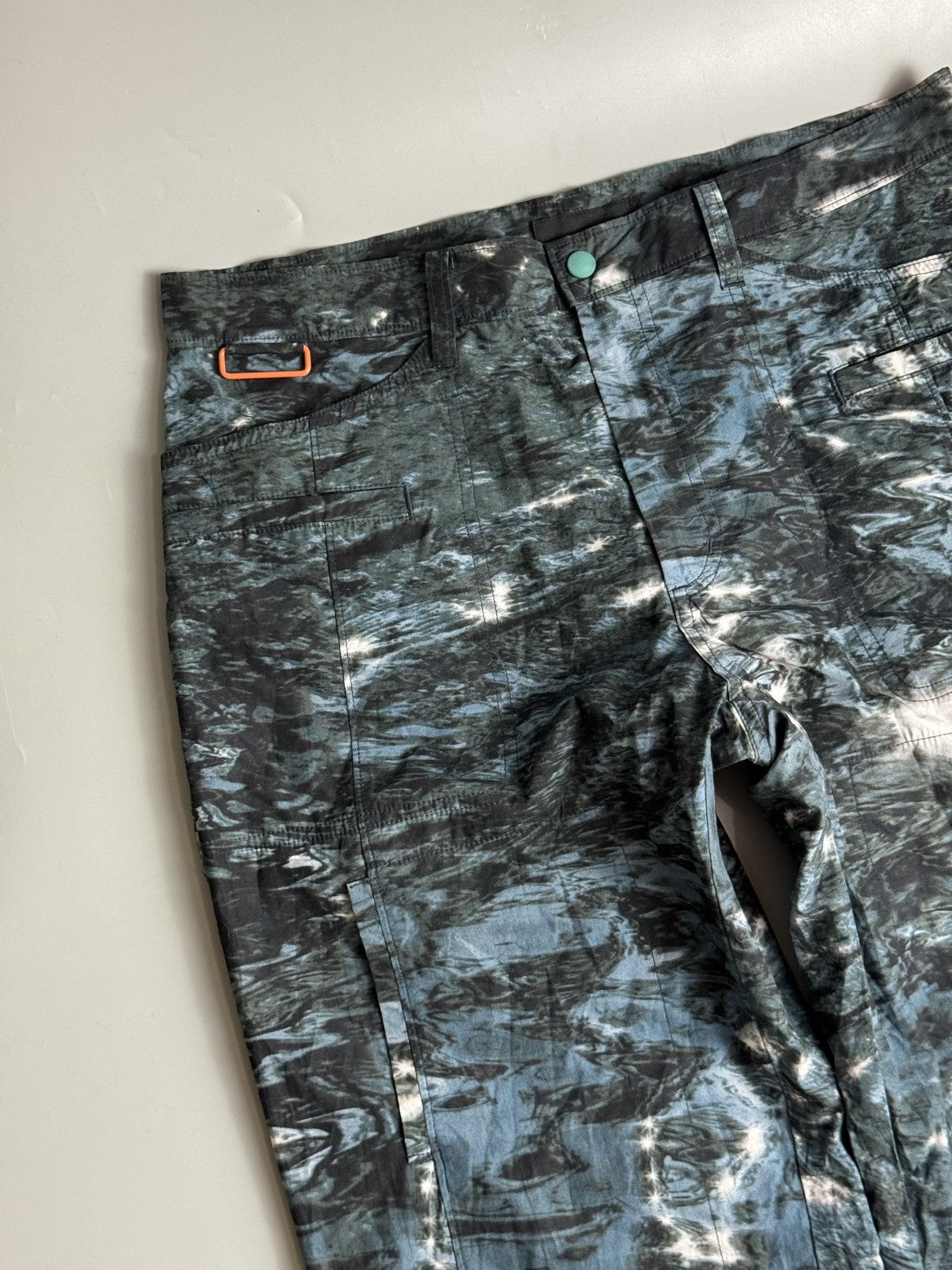 Jun Takahashi Undercover SS10 Less but Better Water Camo Cargo Pants Size US 34 / EU 50 - 7 Thumbnail