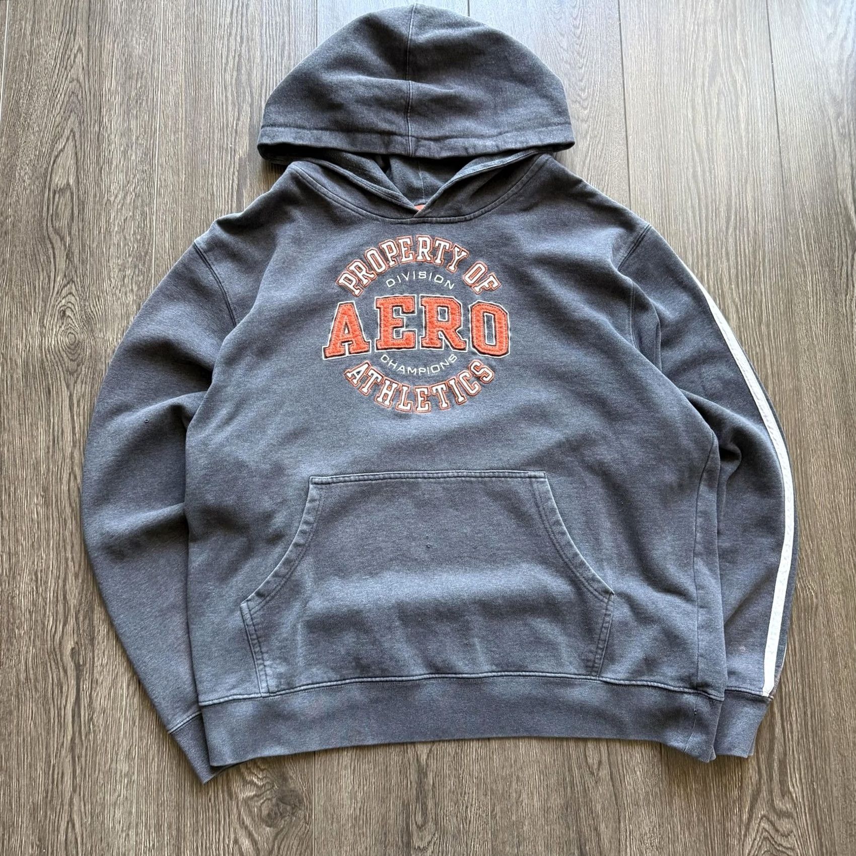 Aeropostale VINTAGE Aeropostale Hoodie Mens XL Gray AERO Athletics Logo Fleece Sweatshirt 2000s Y2K Sports Graphic Print Kangaroo Pocket Size US XL / EU 56 / 4 - 3 Thumbnail