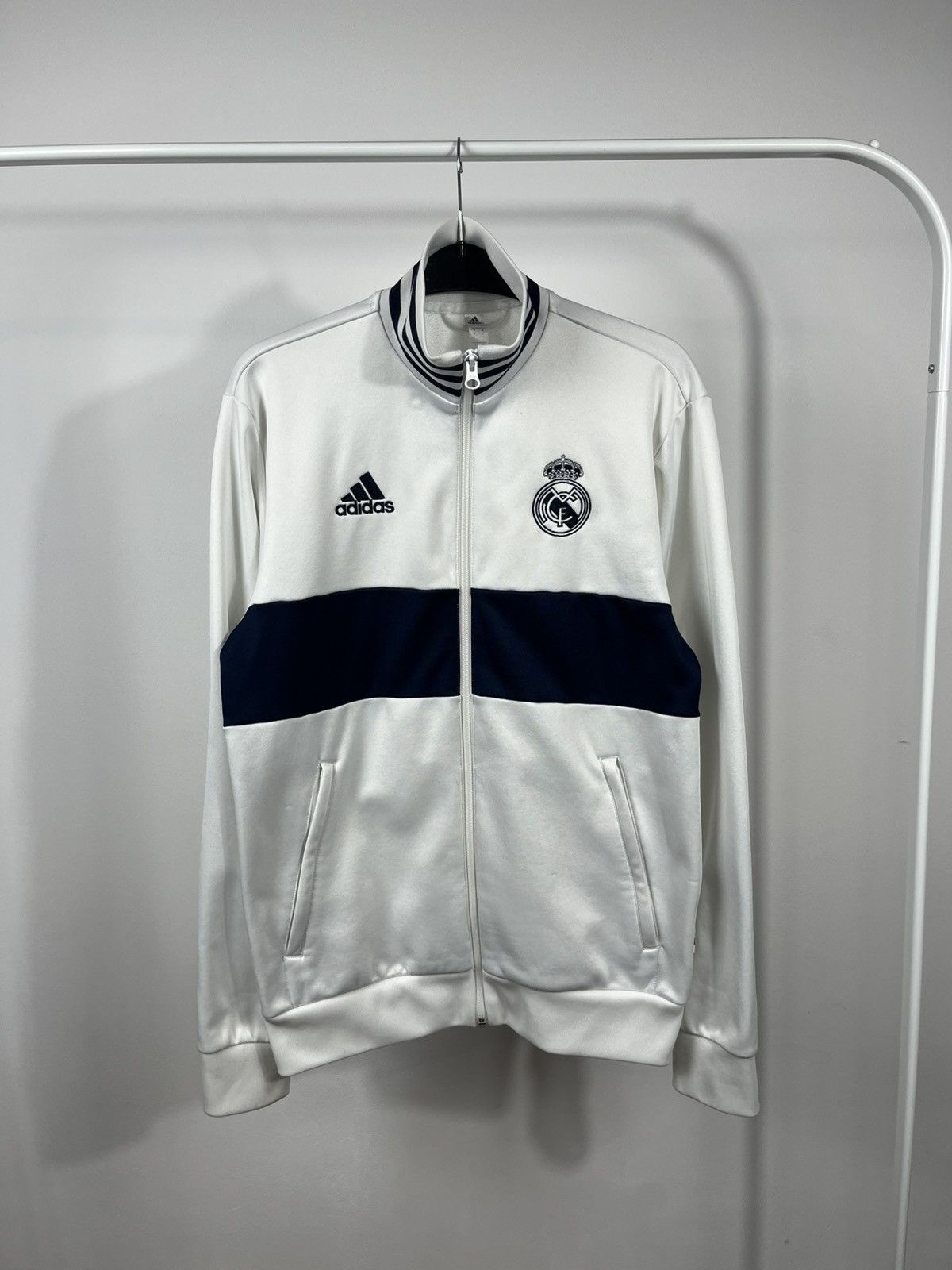 Adidas Adidas Real Madrid Track Jacket White Navy Size M 2019 Size US M / EU 48-50 / 2 - 1 Thumbnail