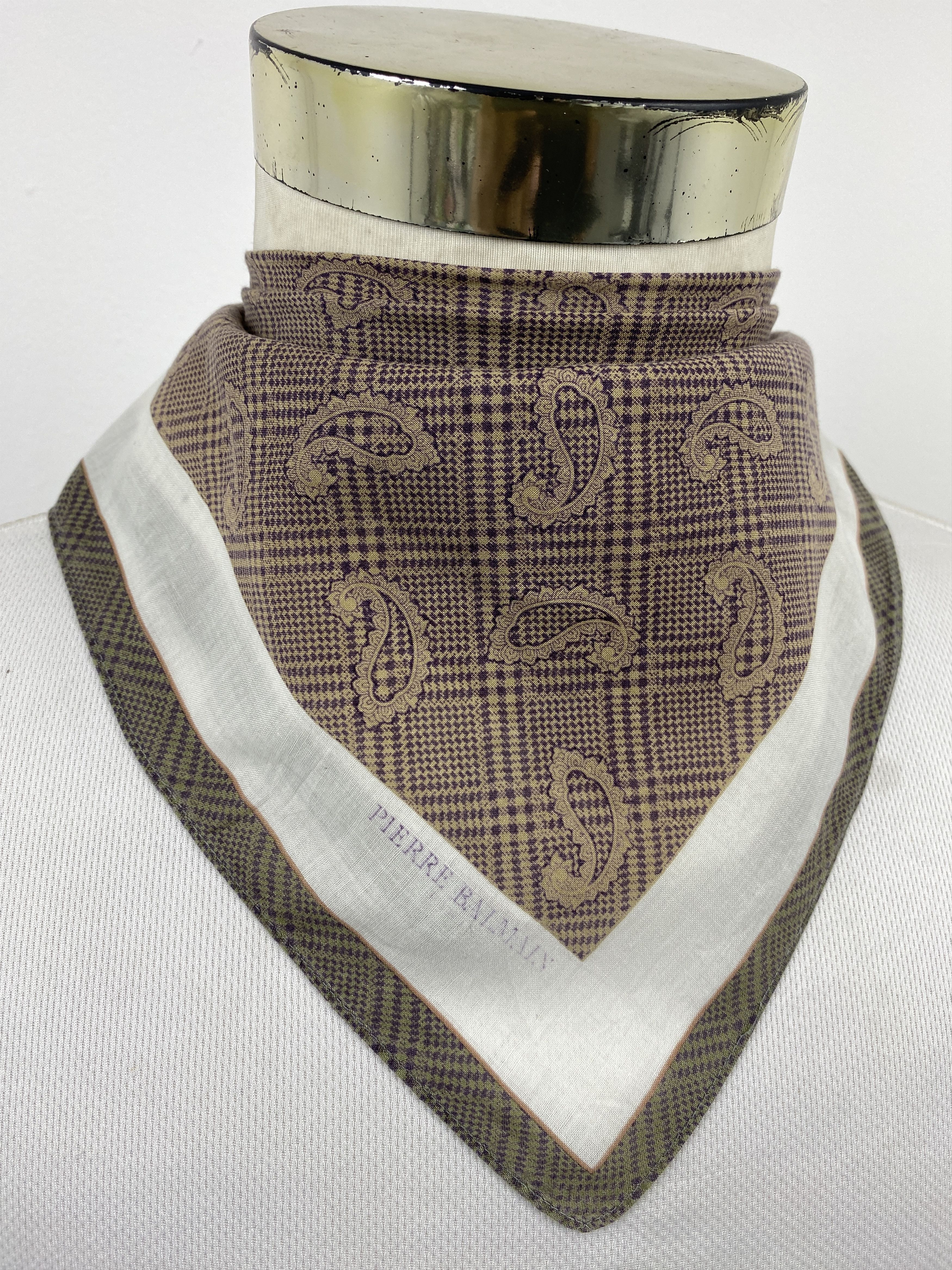Pierre Balmain Pierre Balmain Handkerchief / Bandana / Neckerchief HKC1130 Size ONE SIZE - 2 Thumbnail