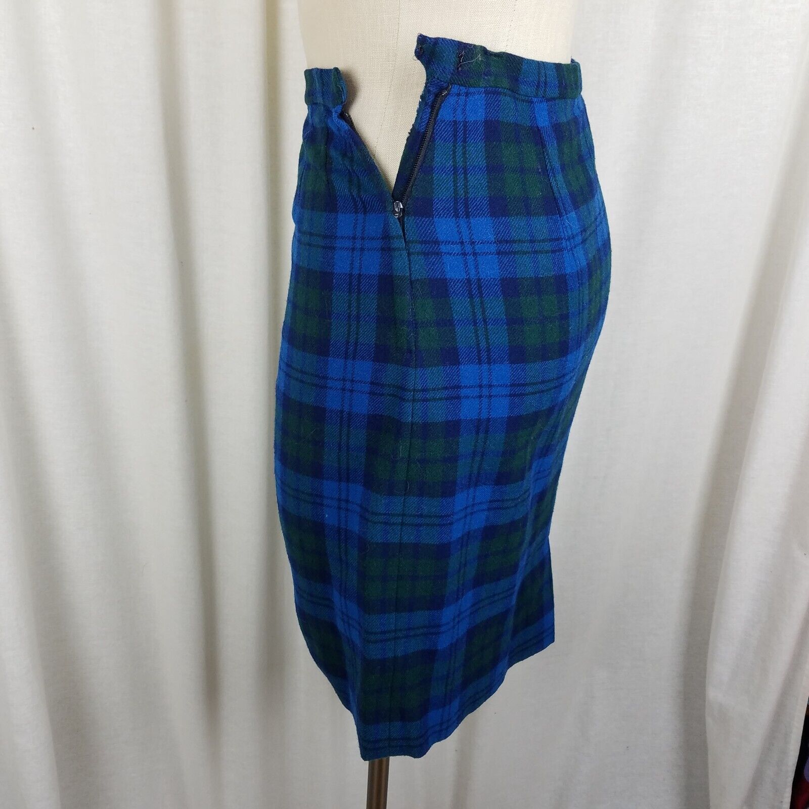 Pendleton Vtg Pendleton Wool Tartan Plaid Skirt 10 24 in Blue Green Size 24" / US 00 / IT 34 - 4 Thumbnail