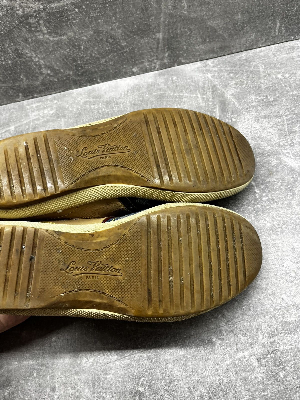 Louis Vuitton Louis Vuitton beige leather blue monogram denim sneakers Size US 6 / IT 36 - 13 Thumbnail