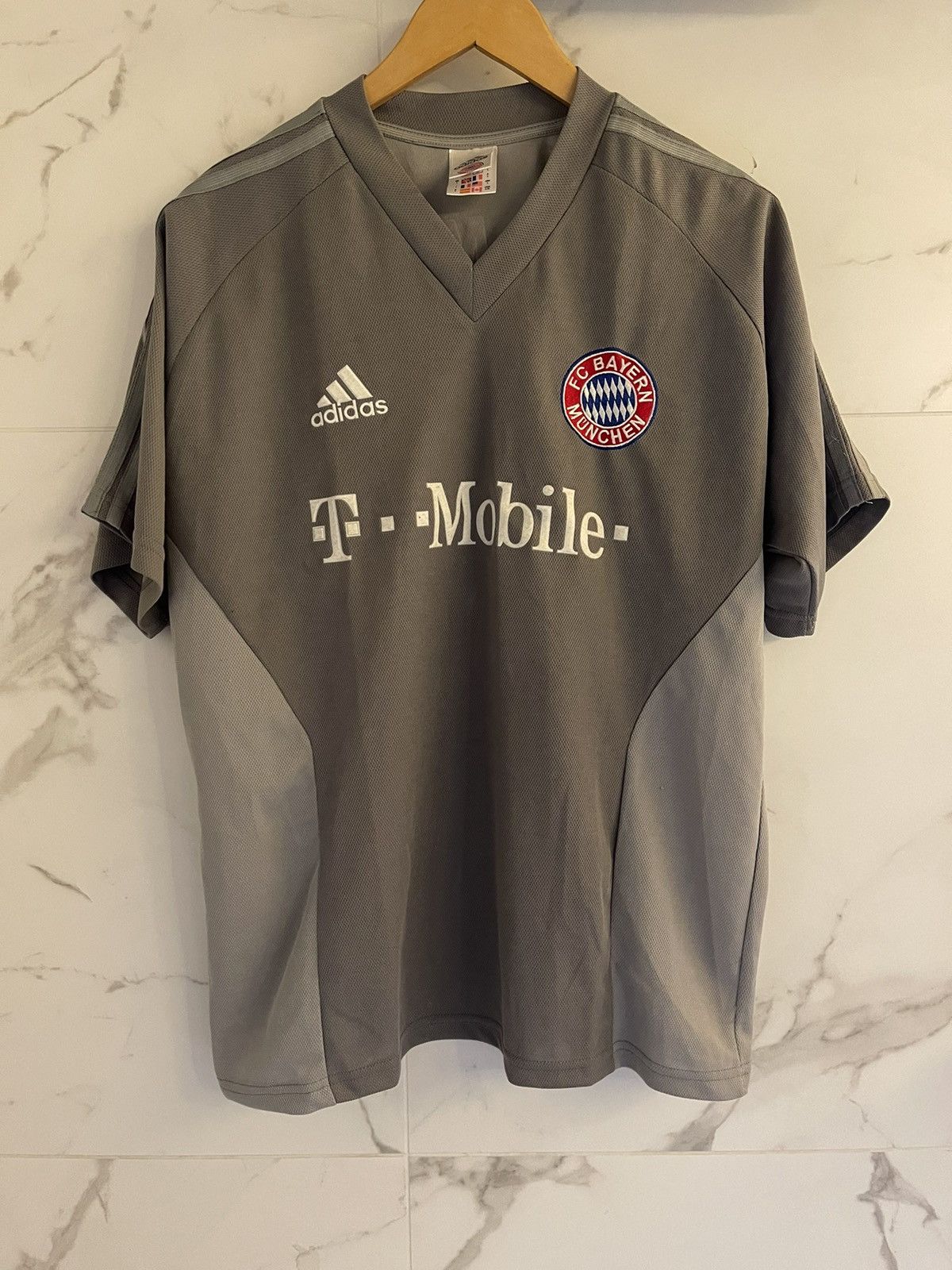 Adidas × Vintage 2002 Adidas Bayern Munich #1 Oliver Khan Vintage jersey Size US L / EU 52-54 / 3 - 1 Thumbnail