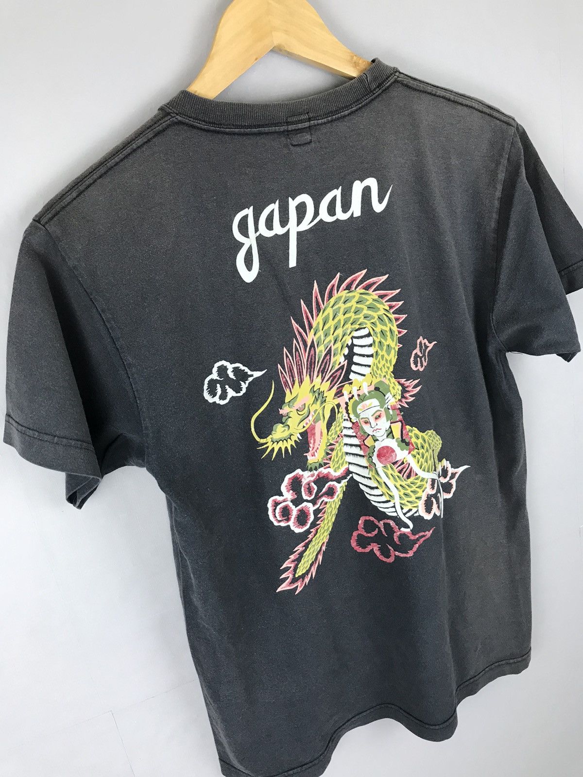 Vintage Vintage Sukajan Japan Dragonfly Embroidery Graphic Tshirt Size US M / EU 48-50 / 2 - 4 Thumbnail