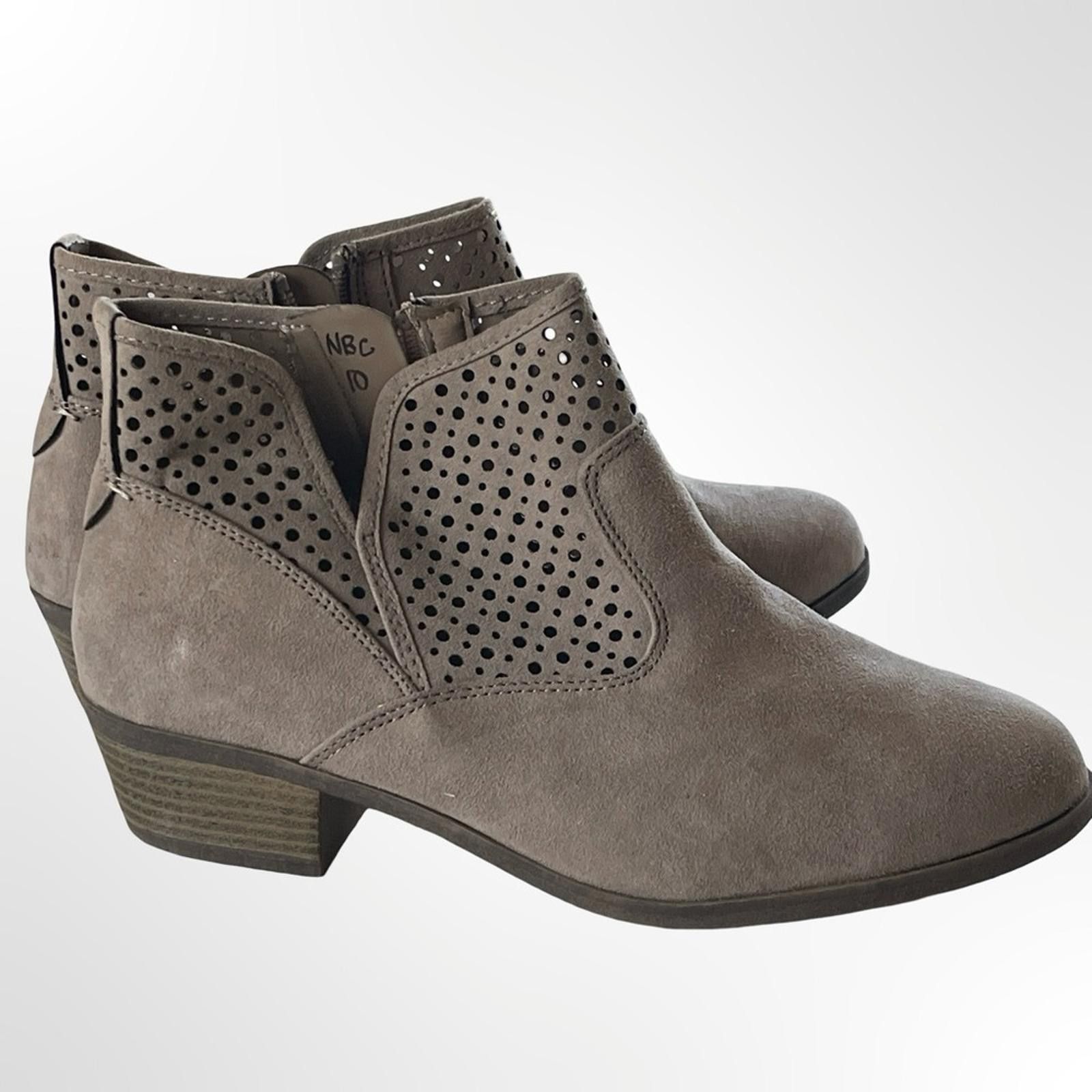 Other Arizona Jean Co Women's Suede Ankle Booties size 10 NWOT Size US 10 / IT 40 - 6 Thumbnail