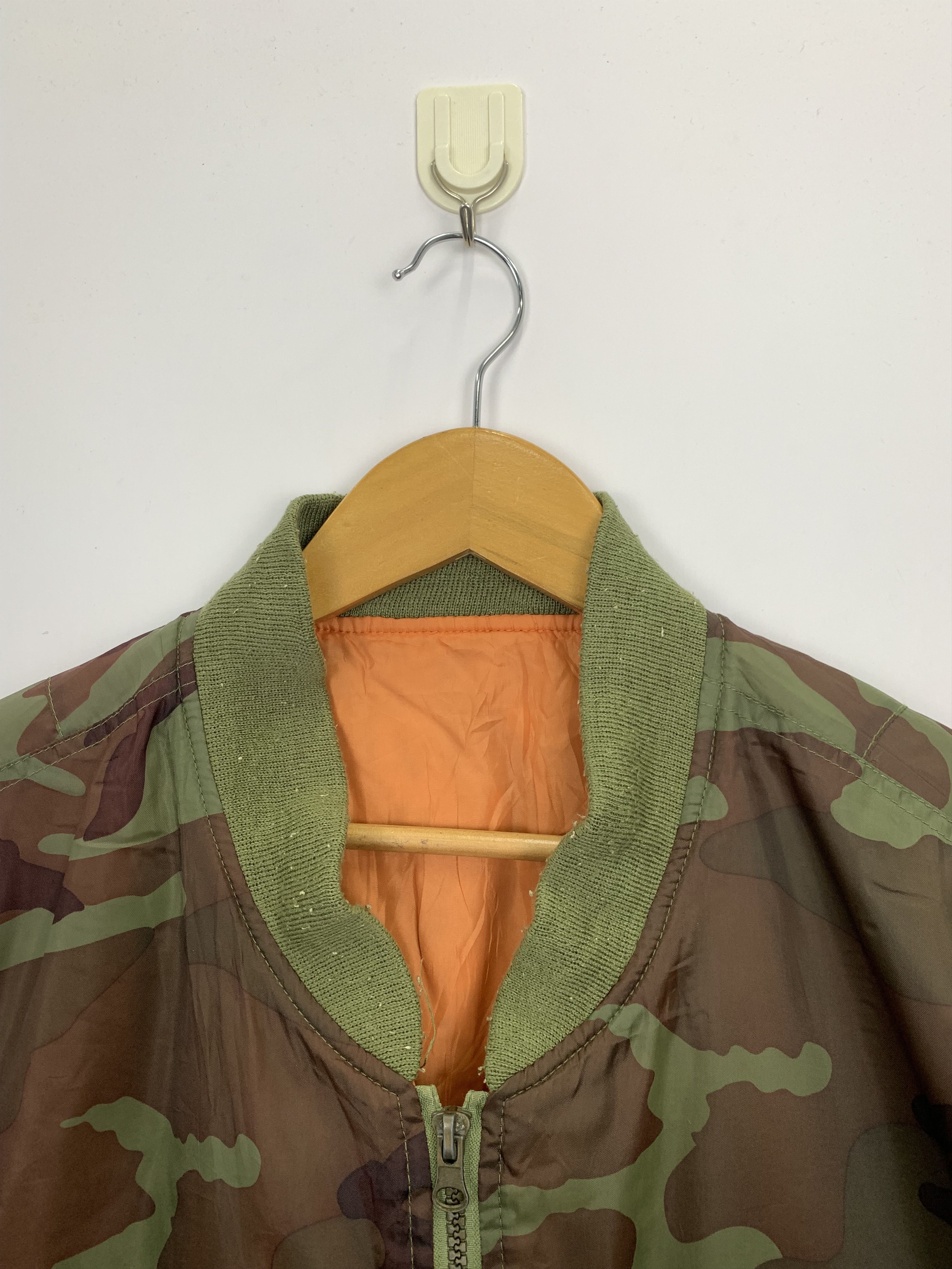 Vintage Vintage Camo Military Bomber Jacket J0798 Size US L / EU 52-54 / 3 - 8 Thumbnail
