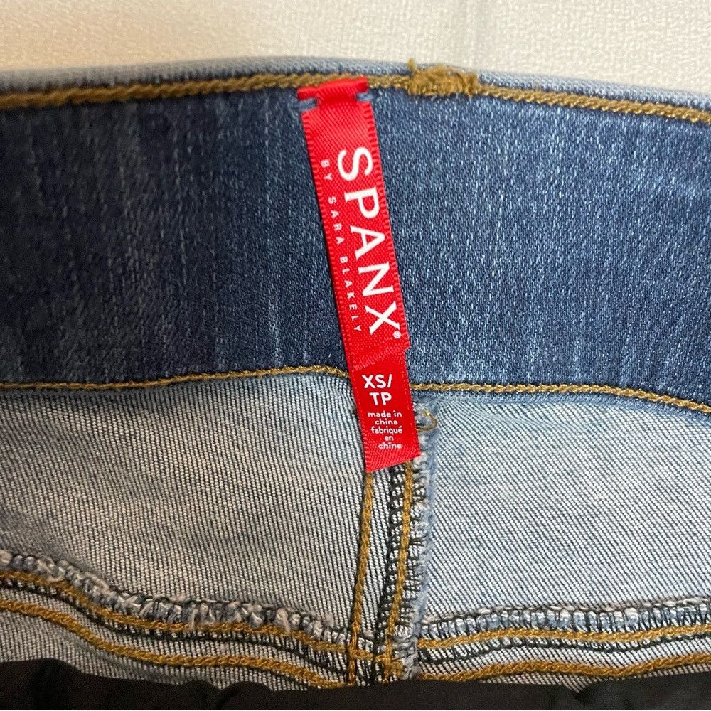 Spanx NWT New $128 Spanx Light Vintage Wash Skinny Jean Size XS Size 26" / US 2 / IT 38 - 5 Thumbnail