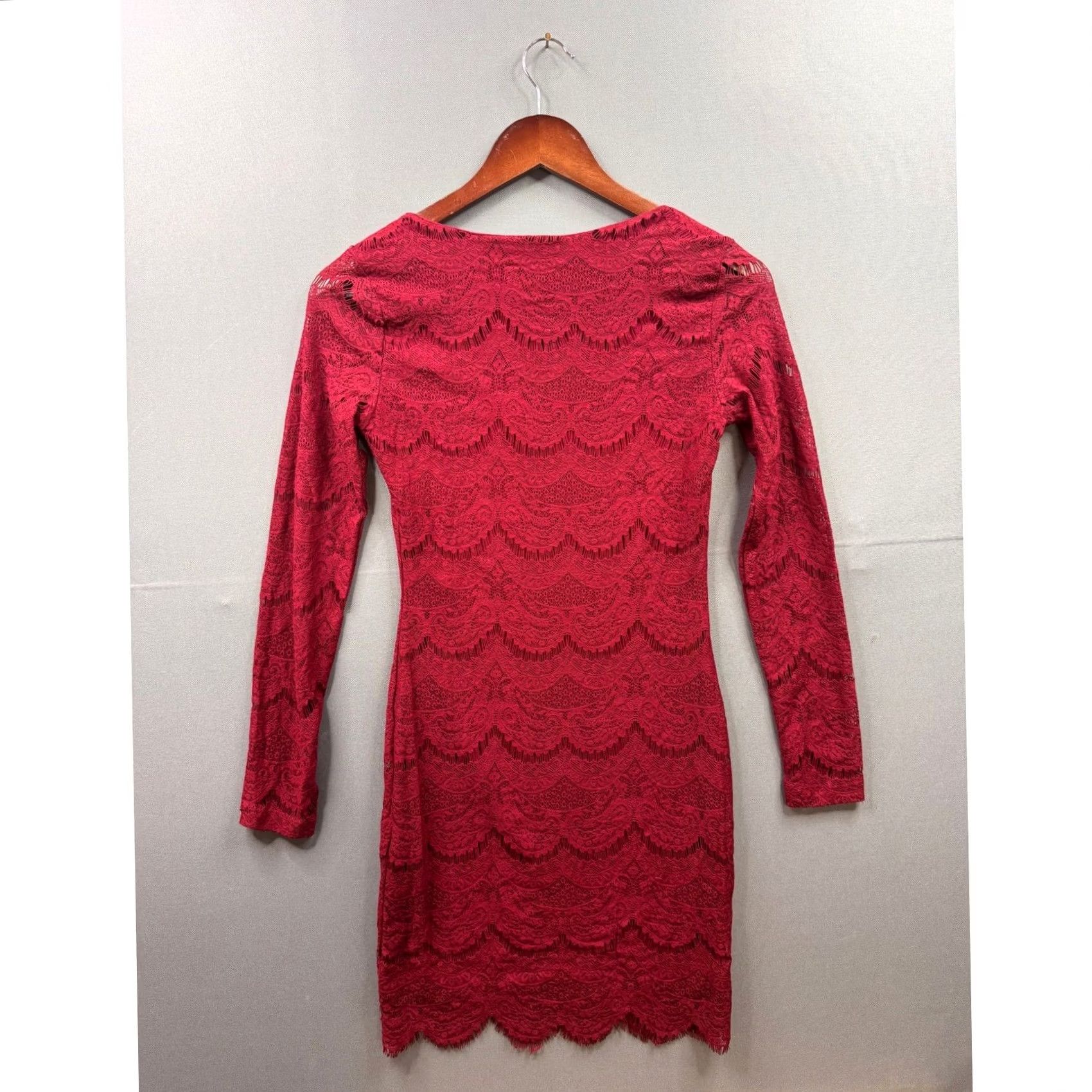 Forever 21 Forever 21 Red Lace Long Sleeve V-Neck Scalloped Bodycon Mini Dress Womens Small Size S / US 4 / IT 40 - 5 Thumbnail
