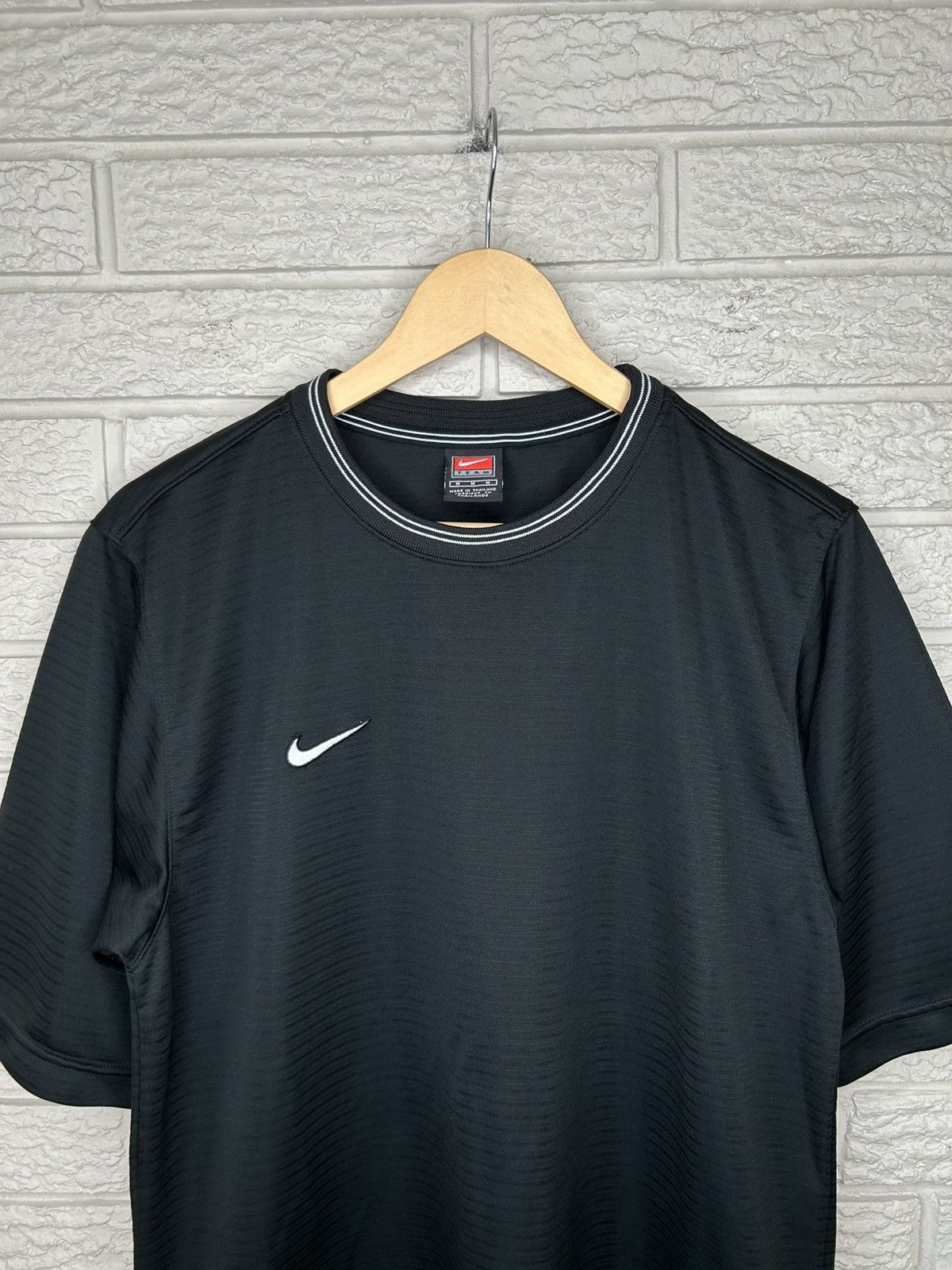 Nike Vintage Nike Swoosh Striped Soccer Jersey Size US M / EU 48-50 / 2 - 2 Thumbnail