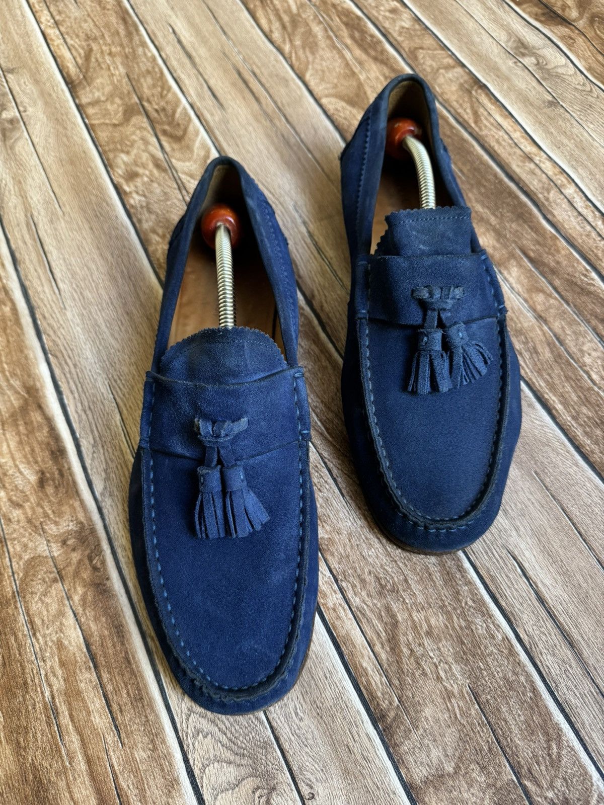 Queen bamboo trim heel suede tassel loafers