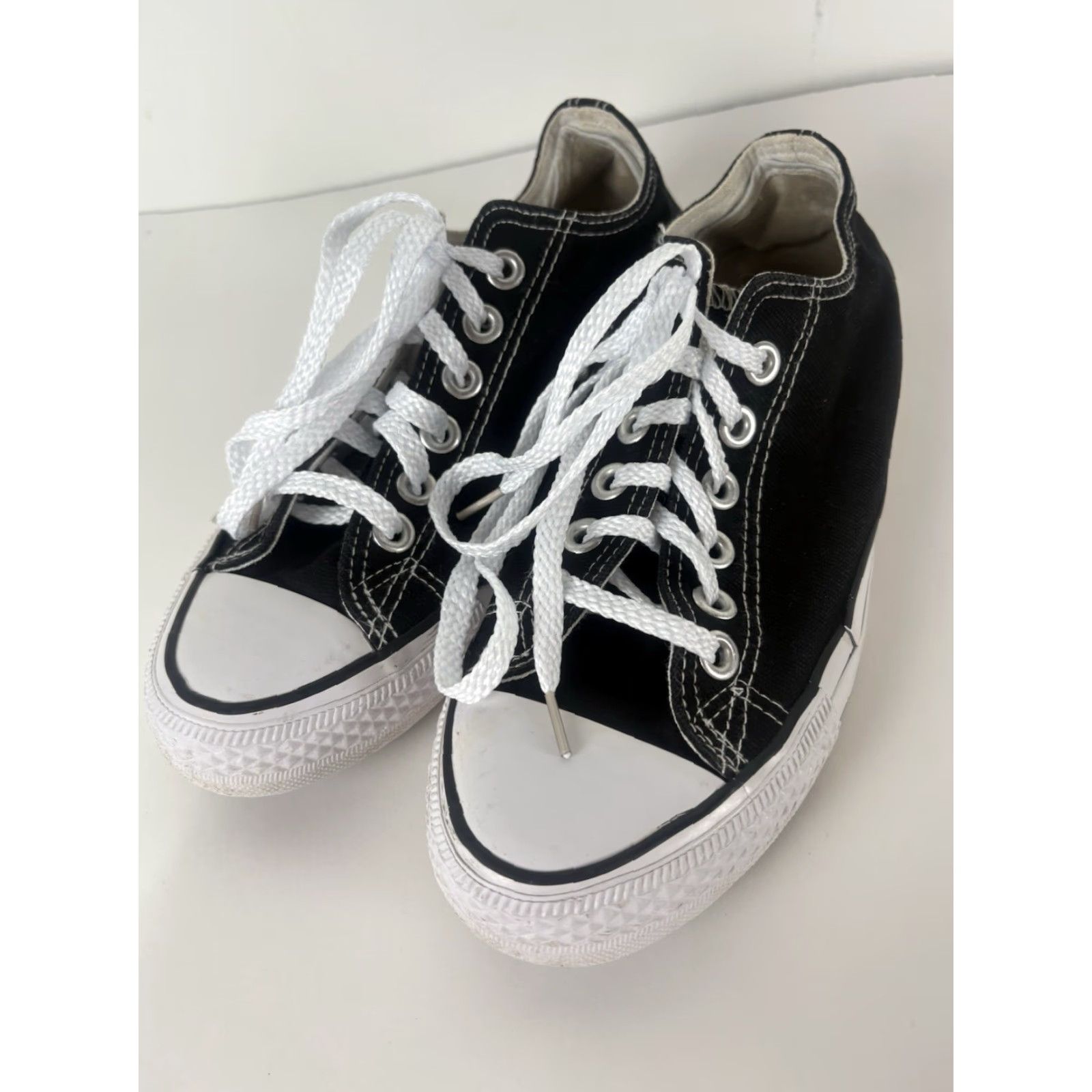 Converse Converse All Star Sneakers Womens Size 7.5 Black/White Lace Up Low Top Canvas Size US 8 / IT 38 - 2 Thumbnail