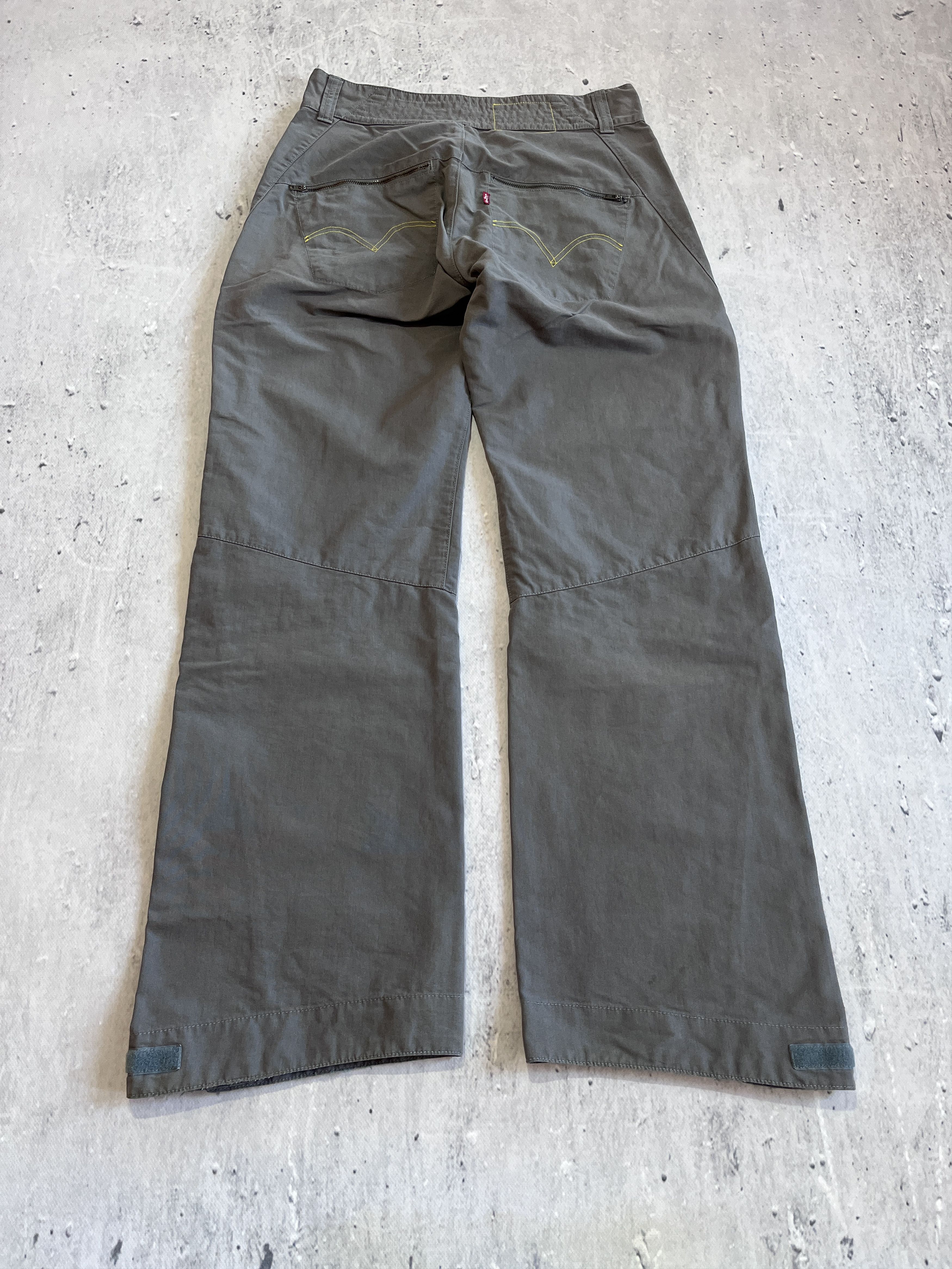 LEVIS ENGINEERED JEANS 2004 TWISTED LEG VINTAGE BAGGY PANTS