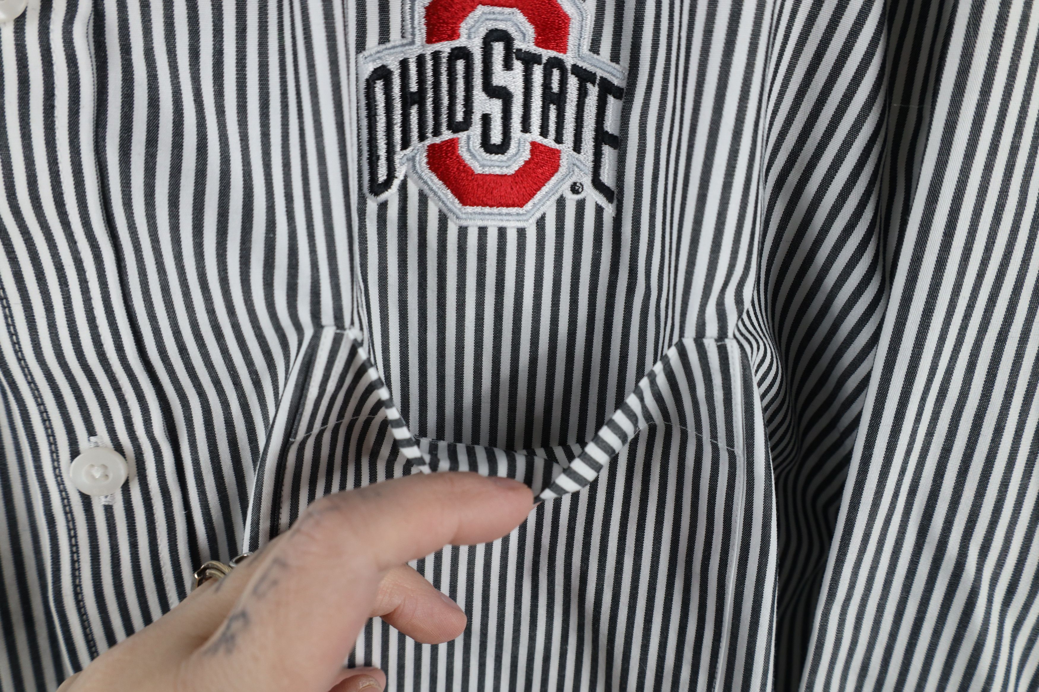 Vintage Vintage Ohio State University Striped Button Down Shirt Size US XL / EU 56 / 4 - 5 Thumbnail