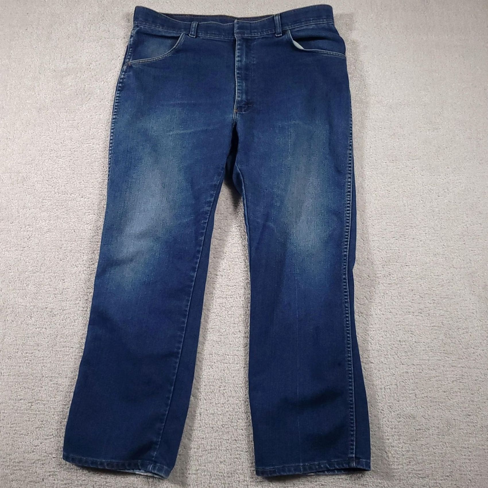 Wrangler Wrangler Jeans Mens 38x30 Blue Denim Straight Leg Classic Fit Pants Distressed VINTAGE? No — use non-vintage. Size US 38 / EU 54 - 2 Thumbnail